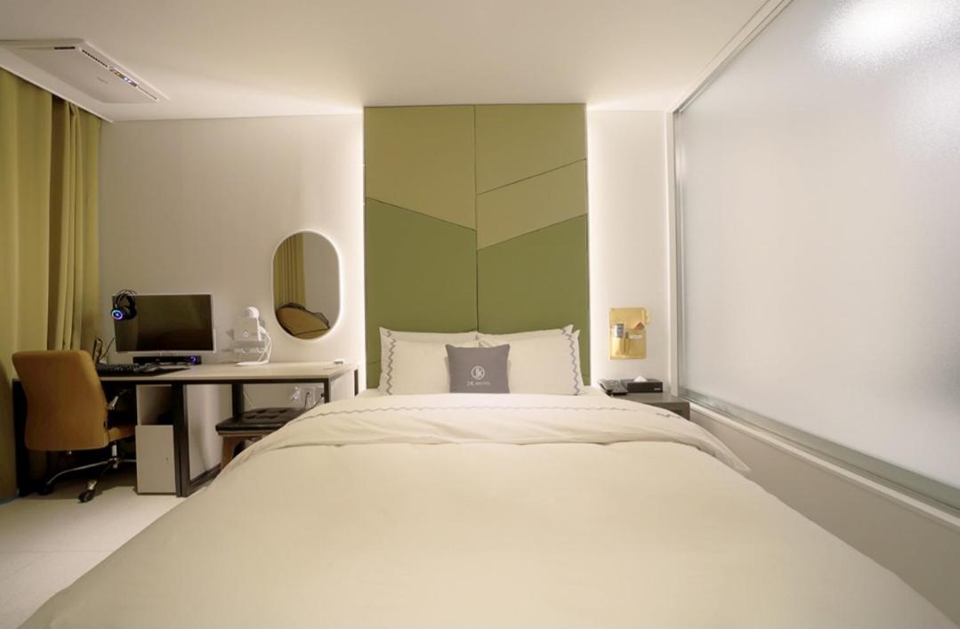 Deluxe Double Room with Bath photo 1