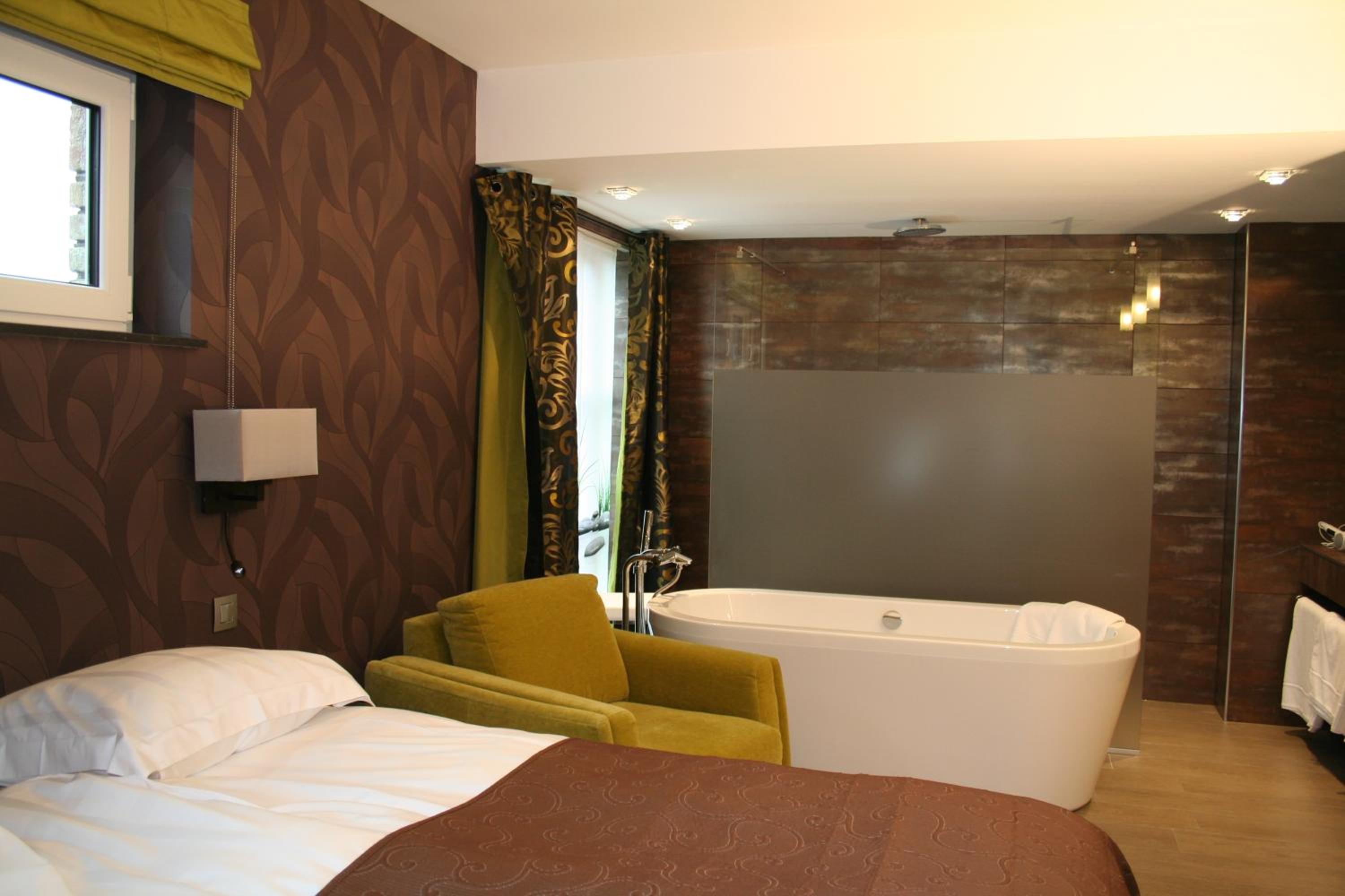 Junior Suite with Garden View - Photo 4