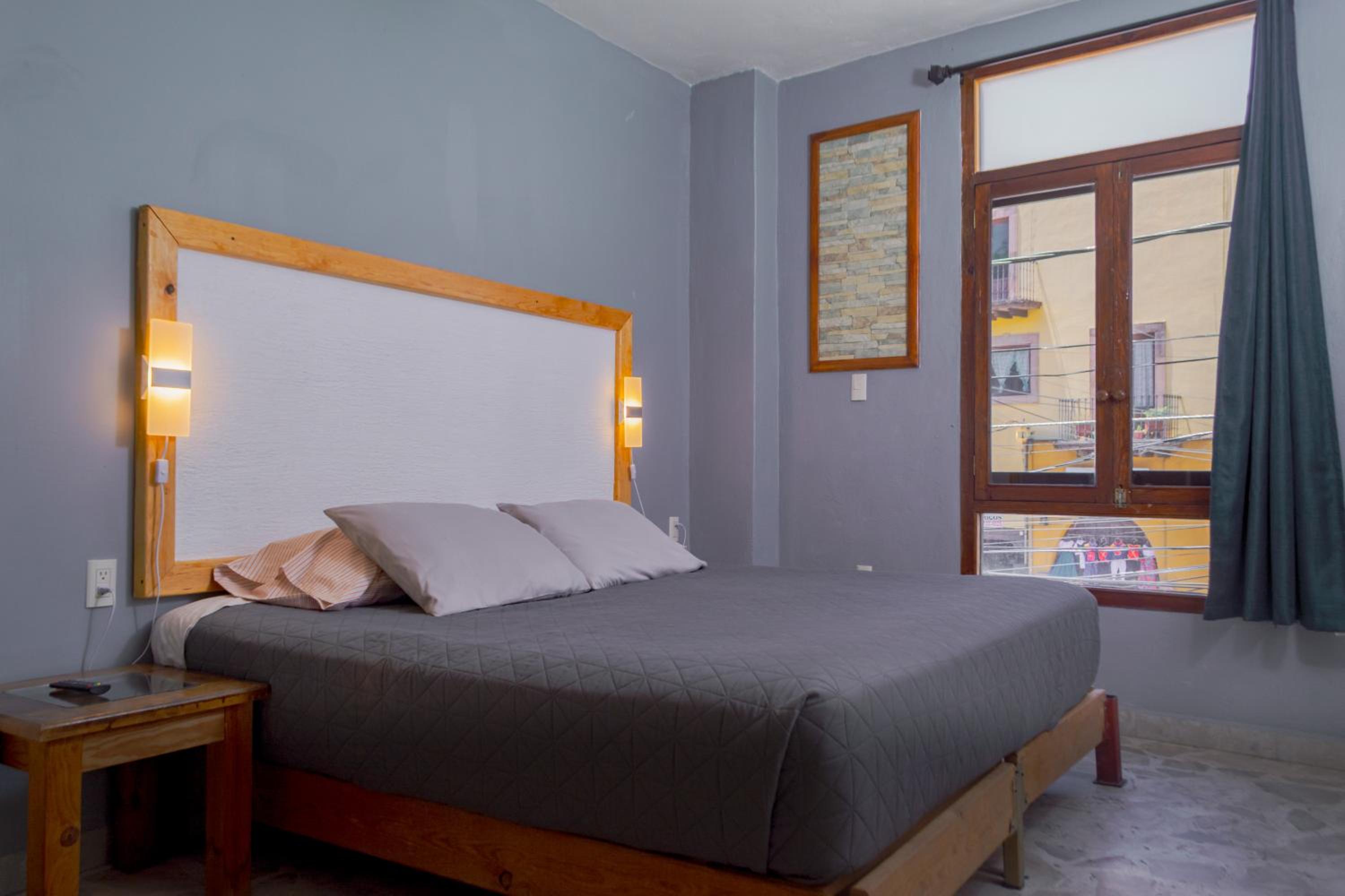 Standard Double Room - Photo 2