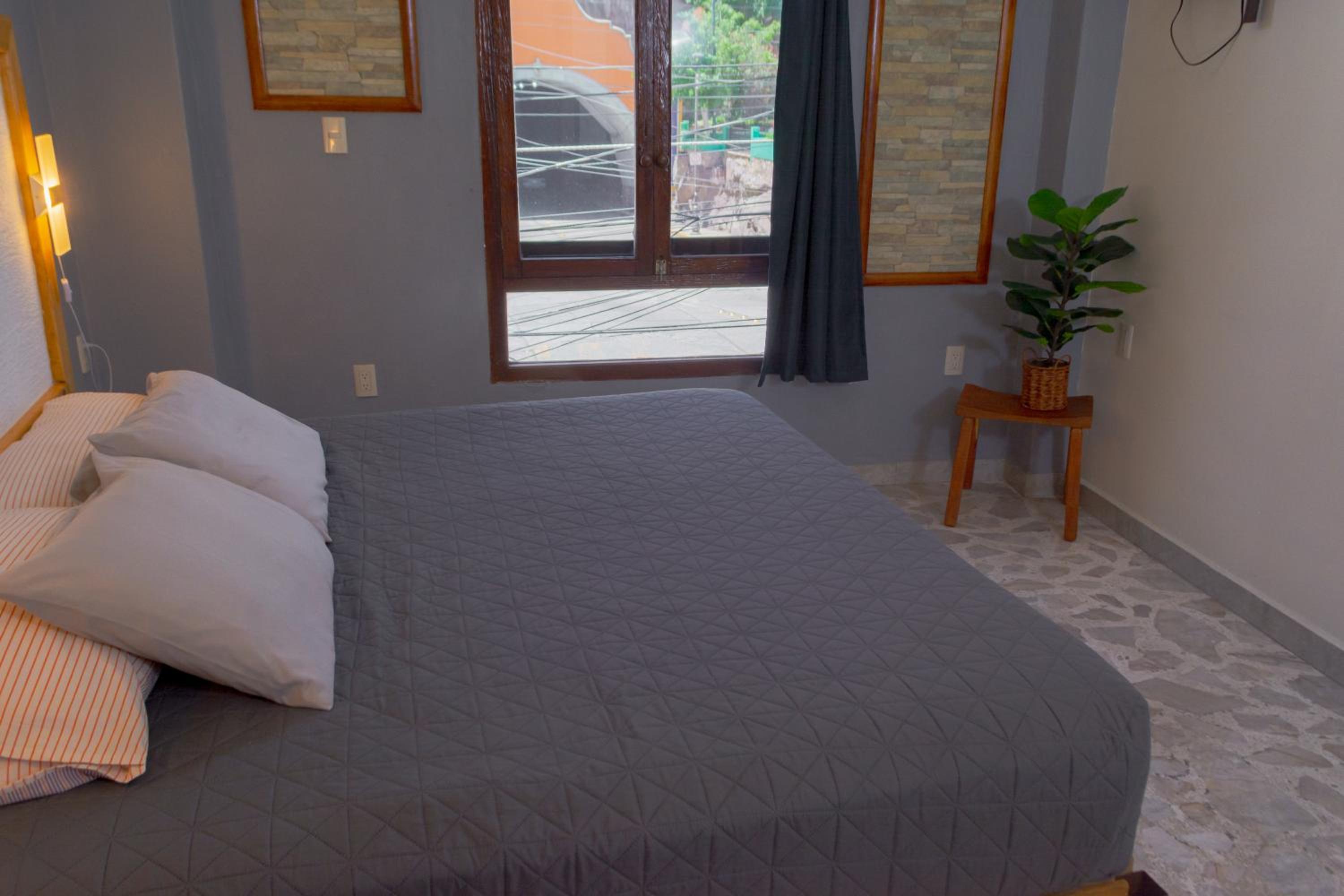 Standard Double Room - Photo 4