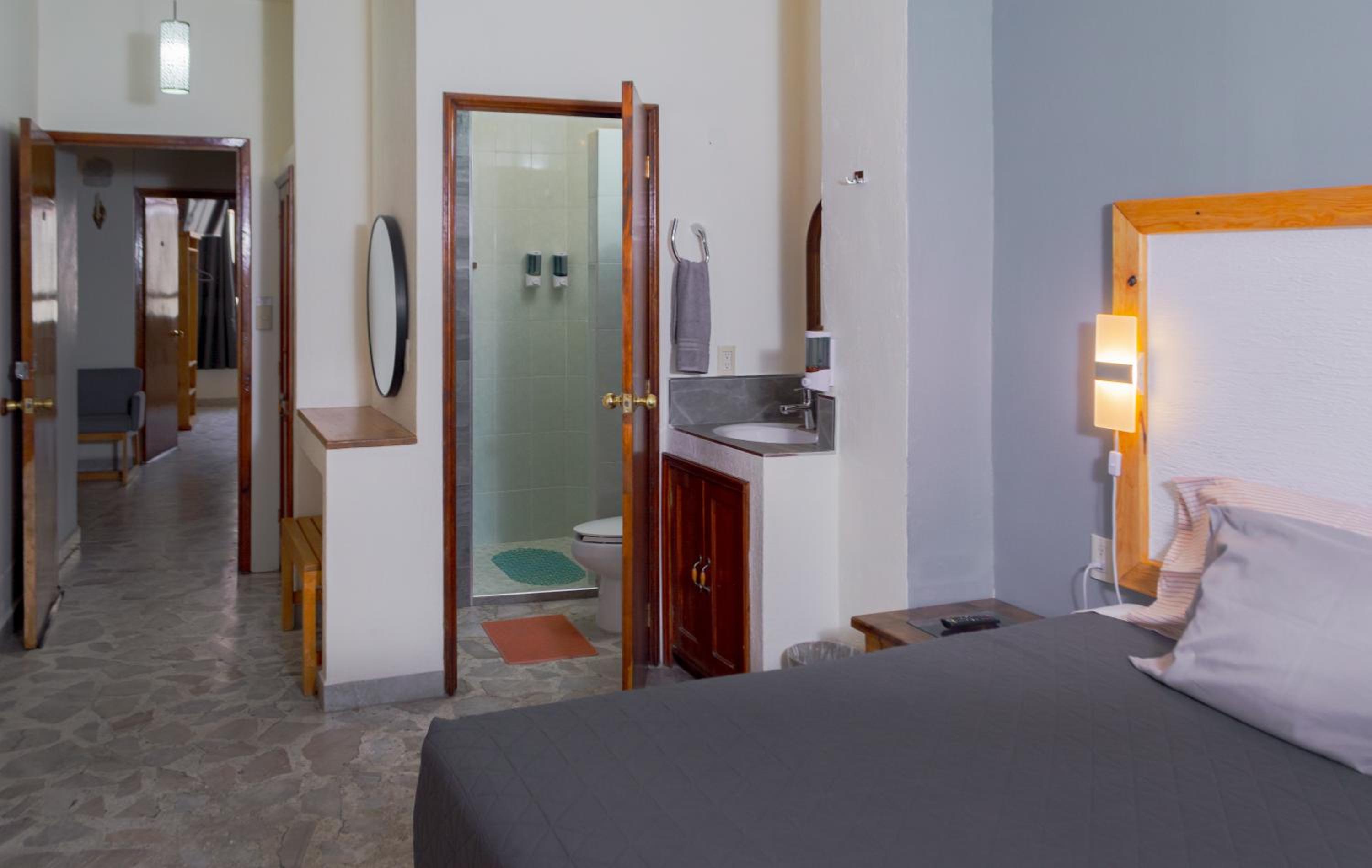 Standard Double Room - Photo 3