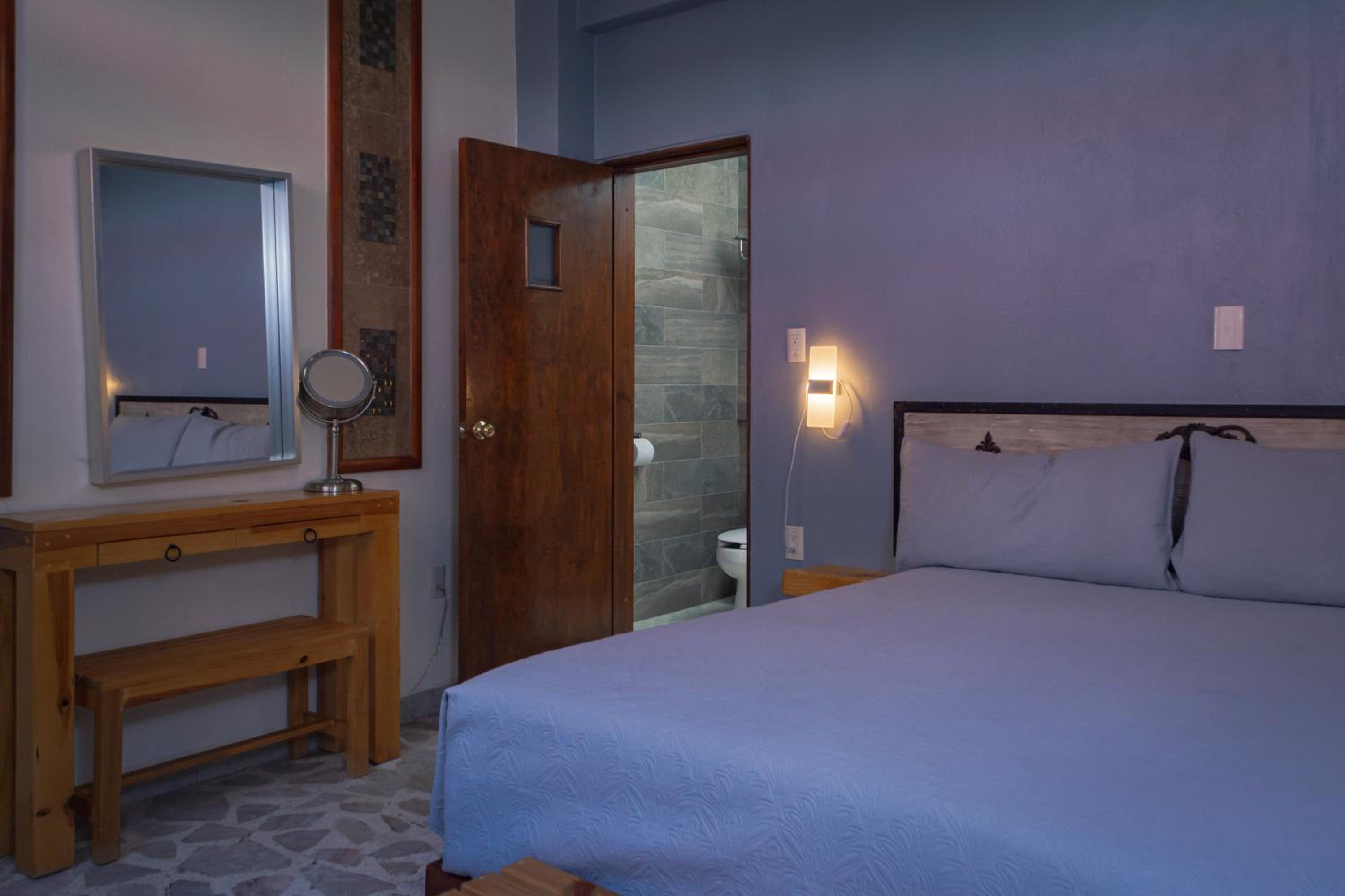 Standard Queen Room - Photo 1