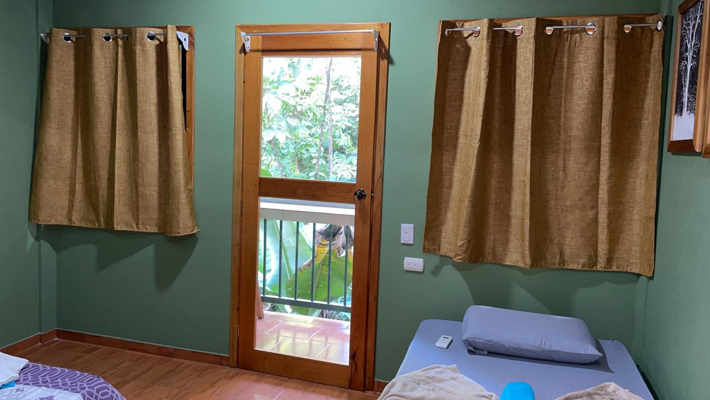 Deluxe Room (2 Adults + 1 Child) photo 2