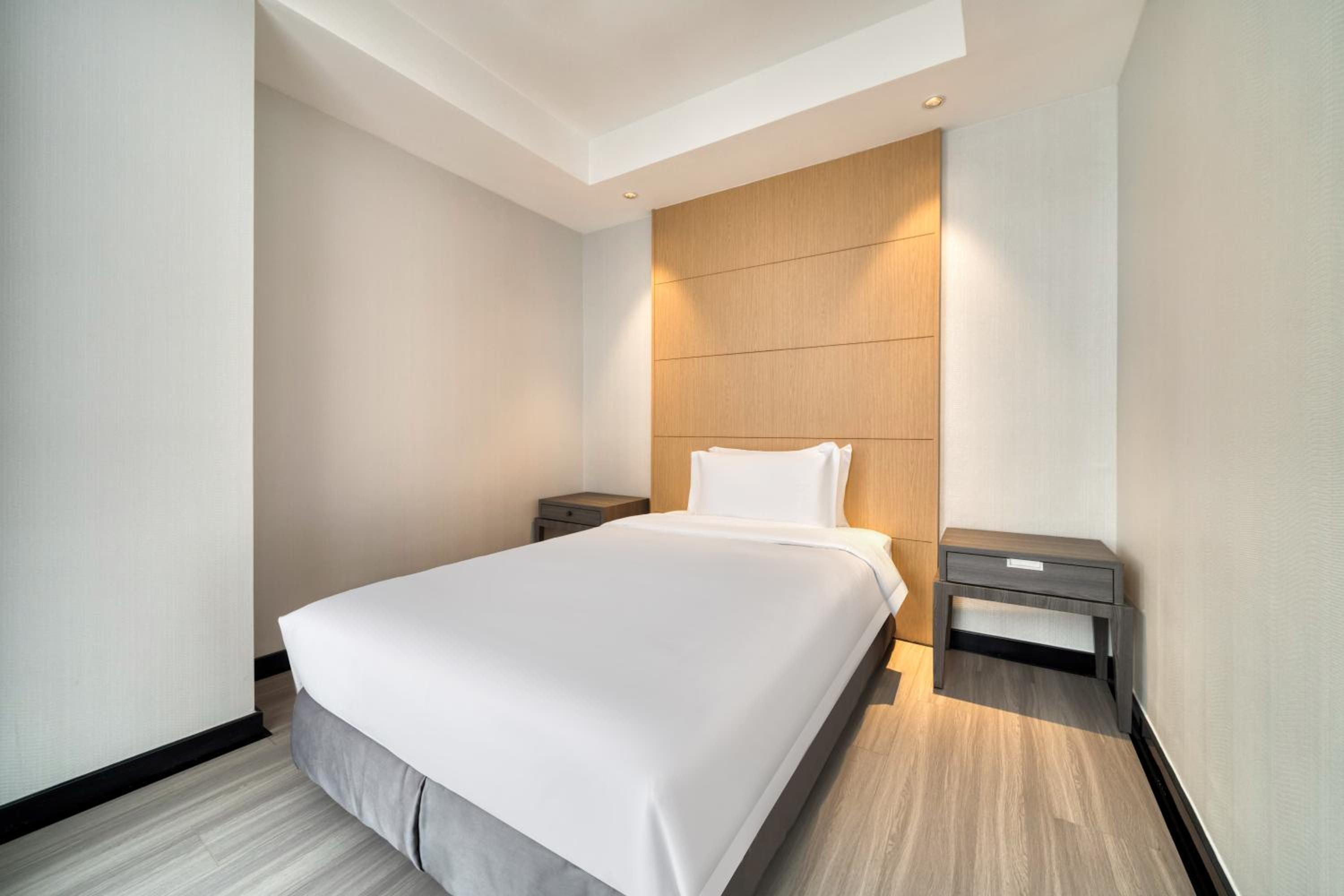 Deluxe Triple Room (Building A) - Photo 1