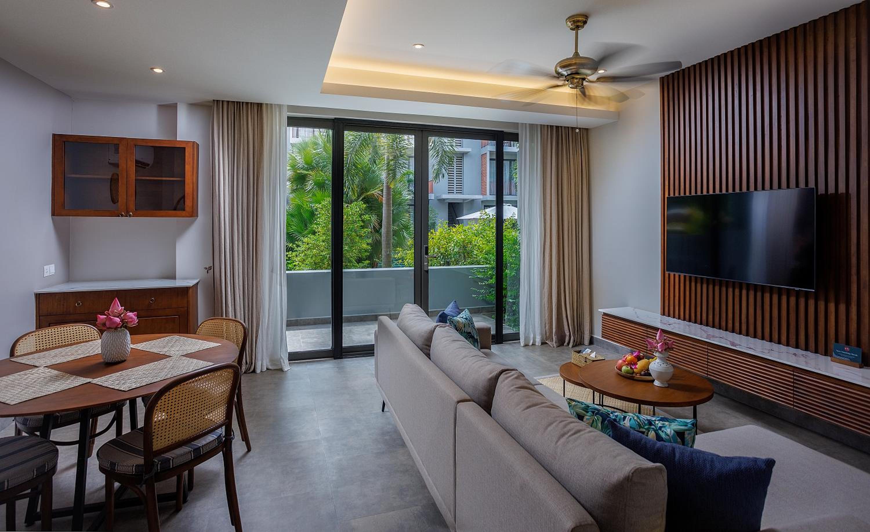 One-Bedroom Suite - Photo 15