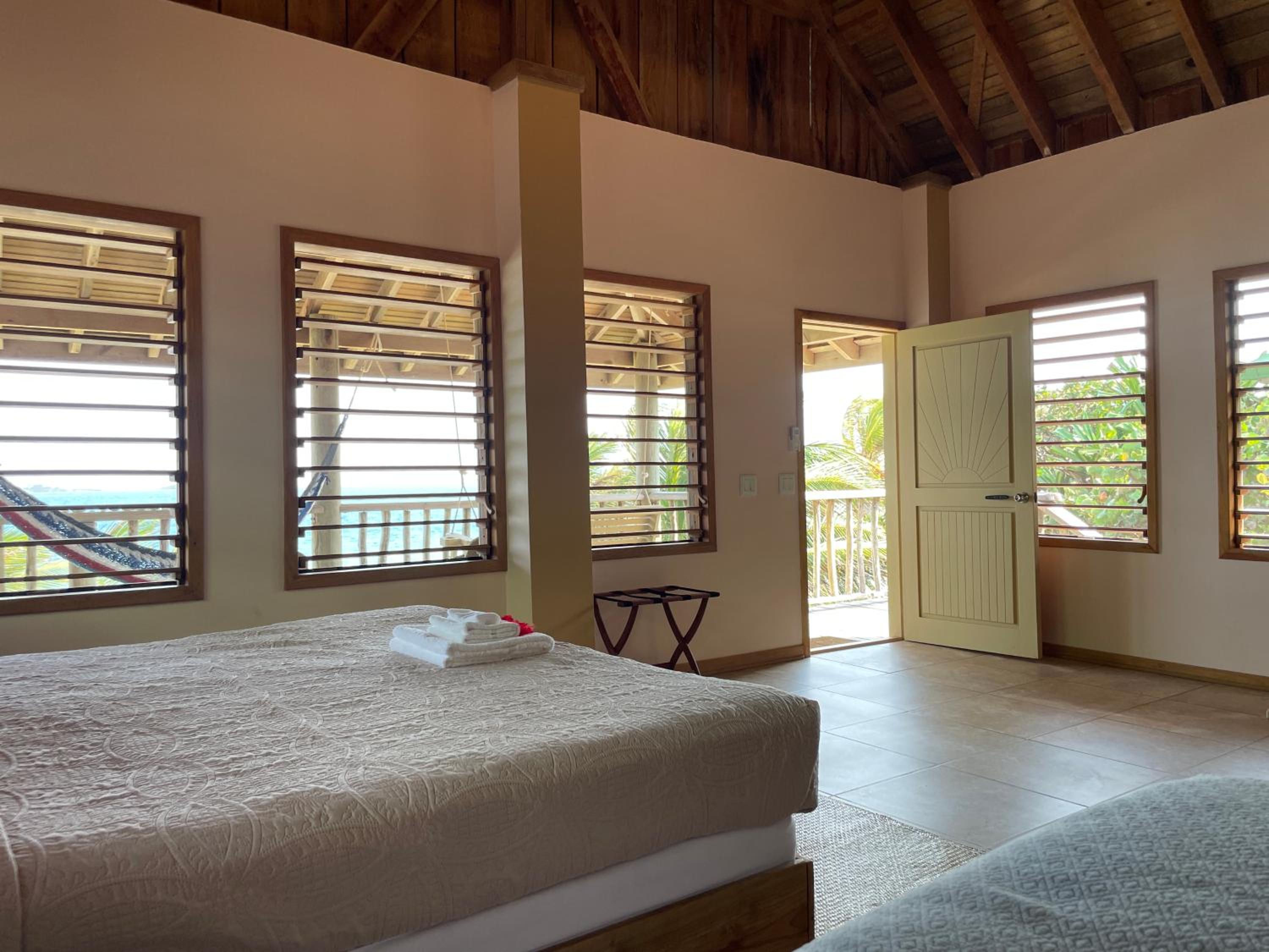 Bungalow - Water Front  photo 2