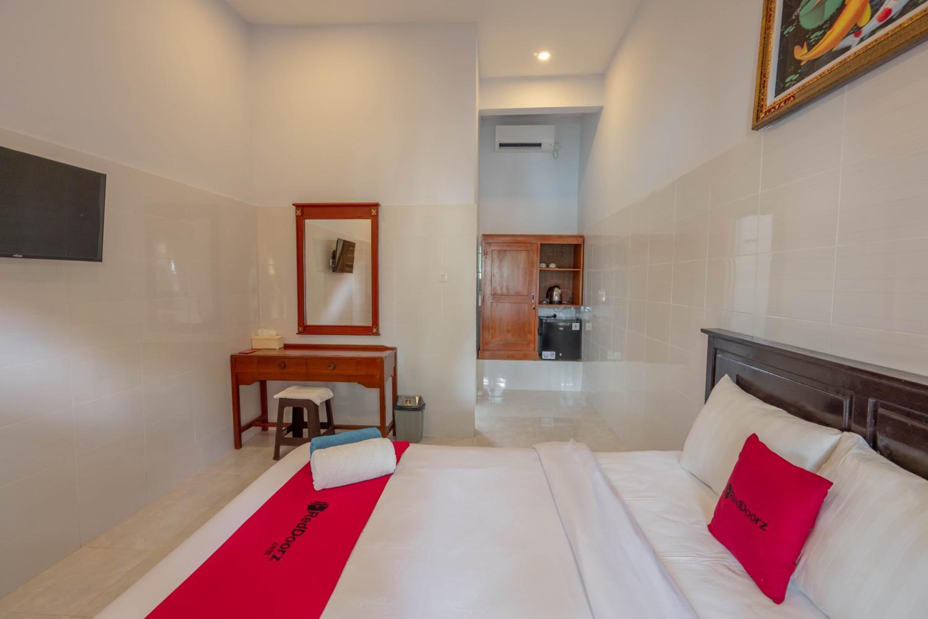 Deluxe Room - Photo 8