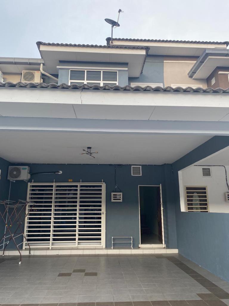 One-Bedroom House photo 1