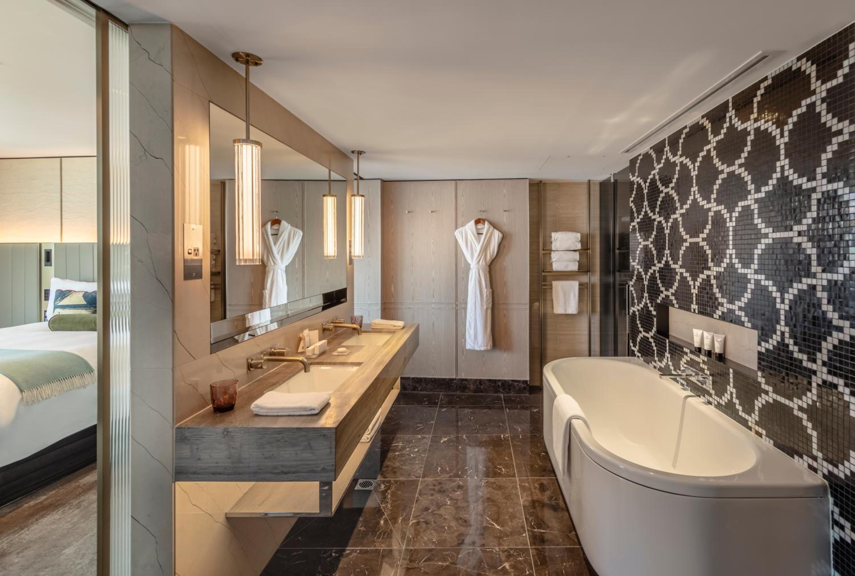 Jewel City Suite
