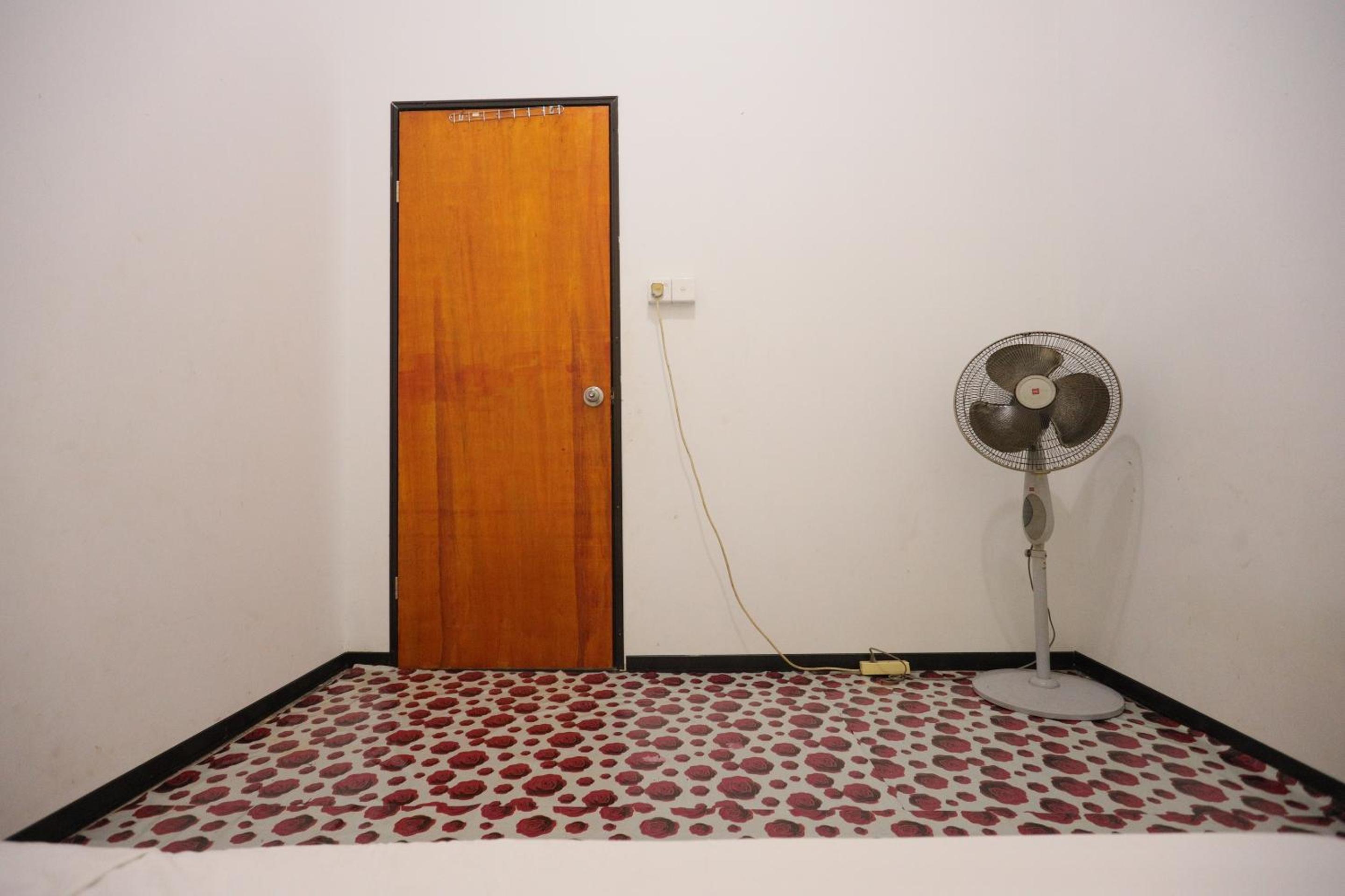 Budget Double Room photo 3