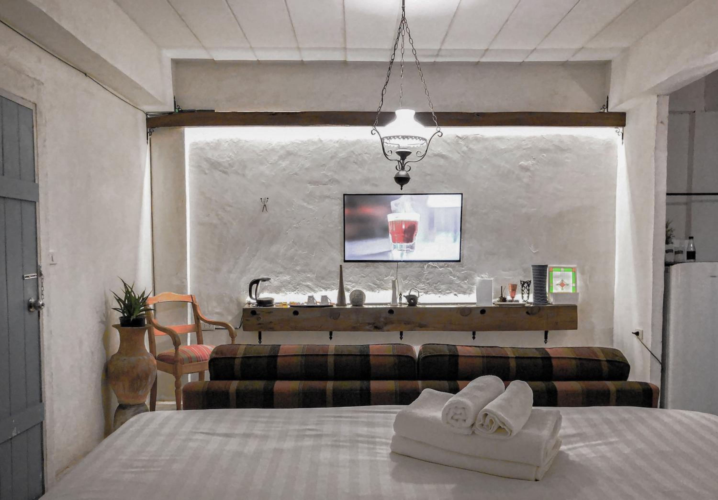 Deluxe Double Room with Bath photo 1