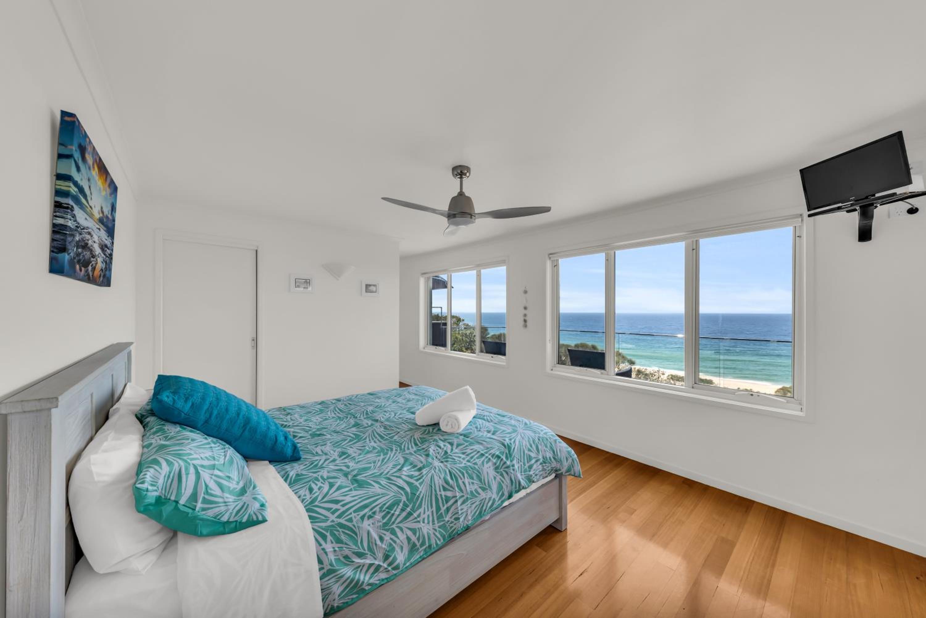 Three-Bedroom House photo 1