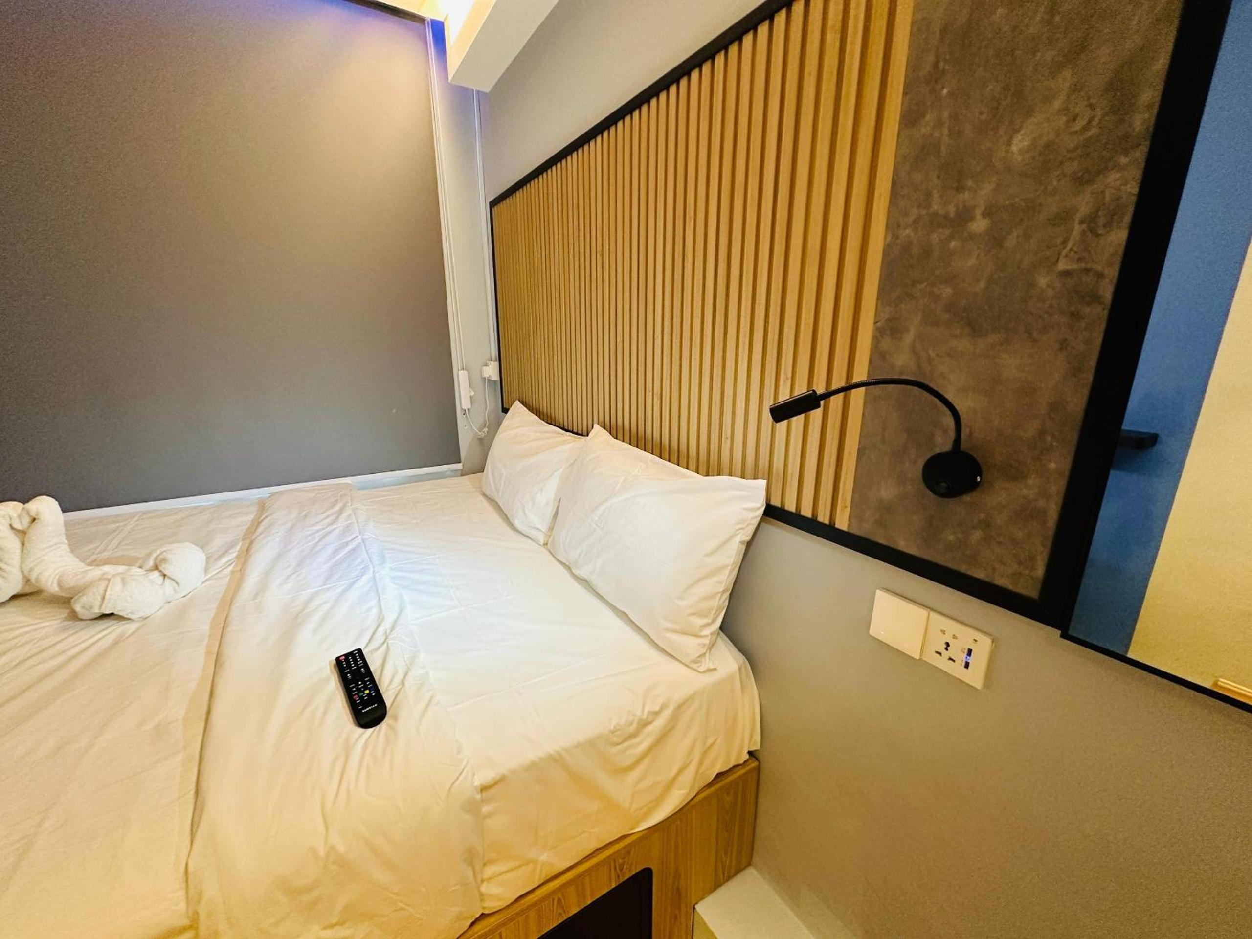 Superior King Room - Photo 7