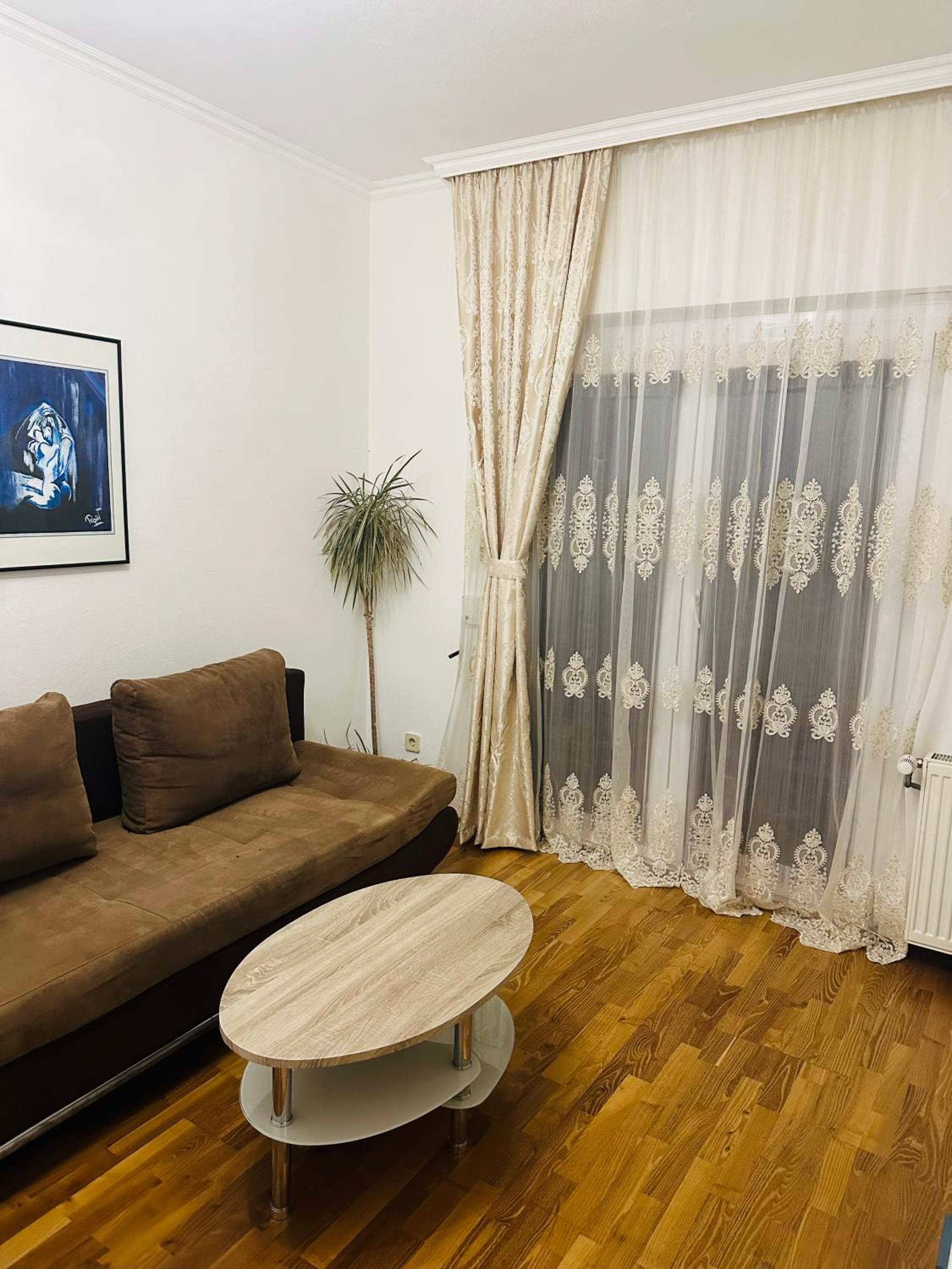 One-Bedroom Apartment photo 1