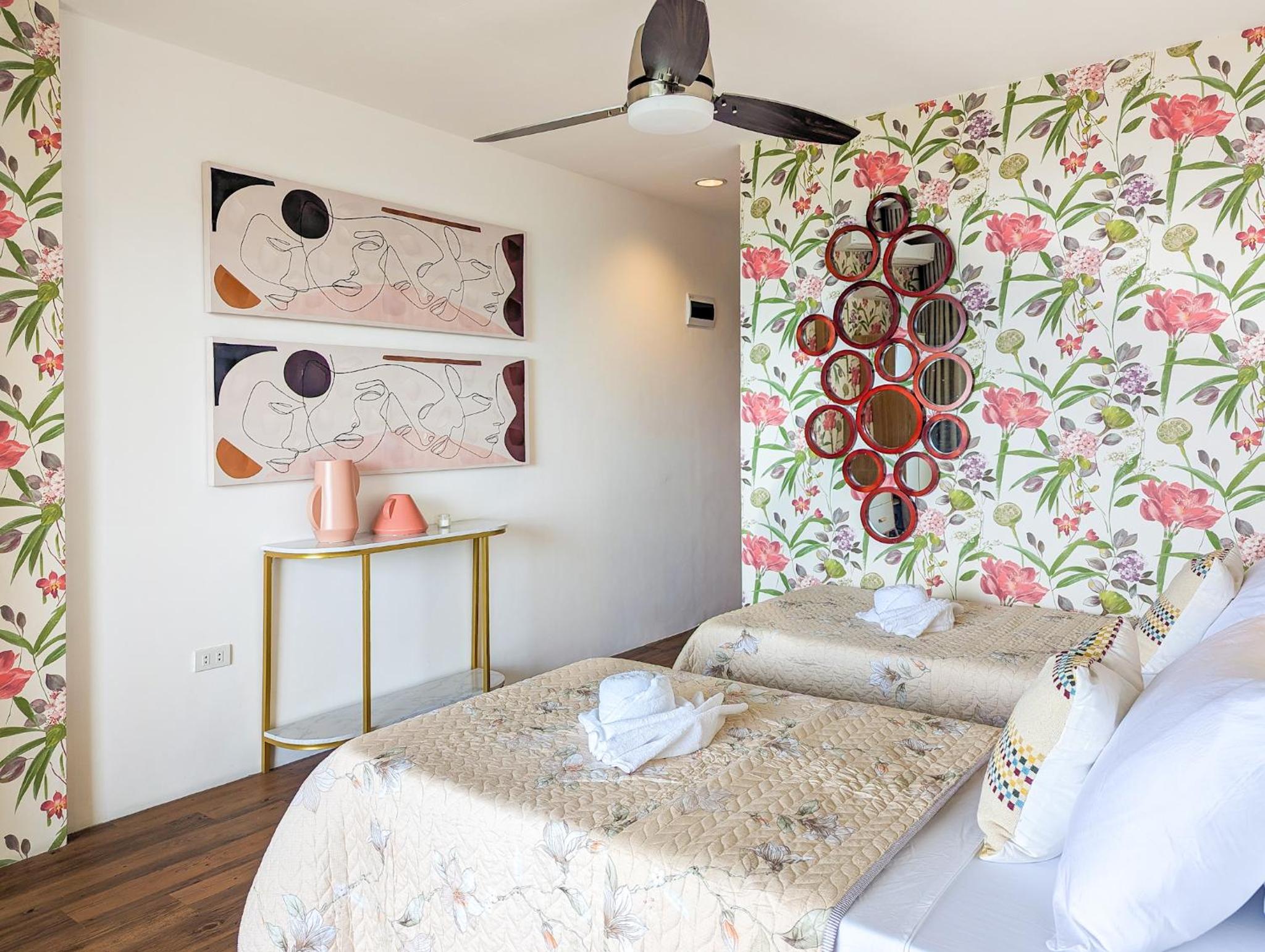 Deluxe Double or Twin Room with Sea View photo 3