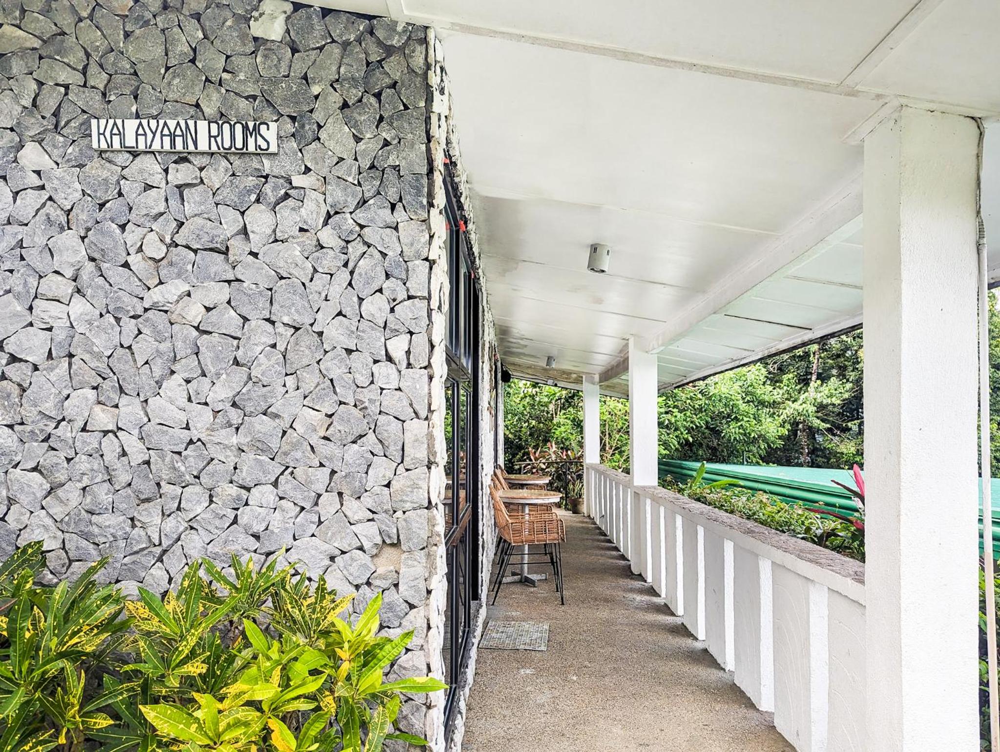 Double or Twin Room with Partial Sea View photo 3