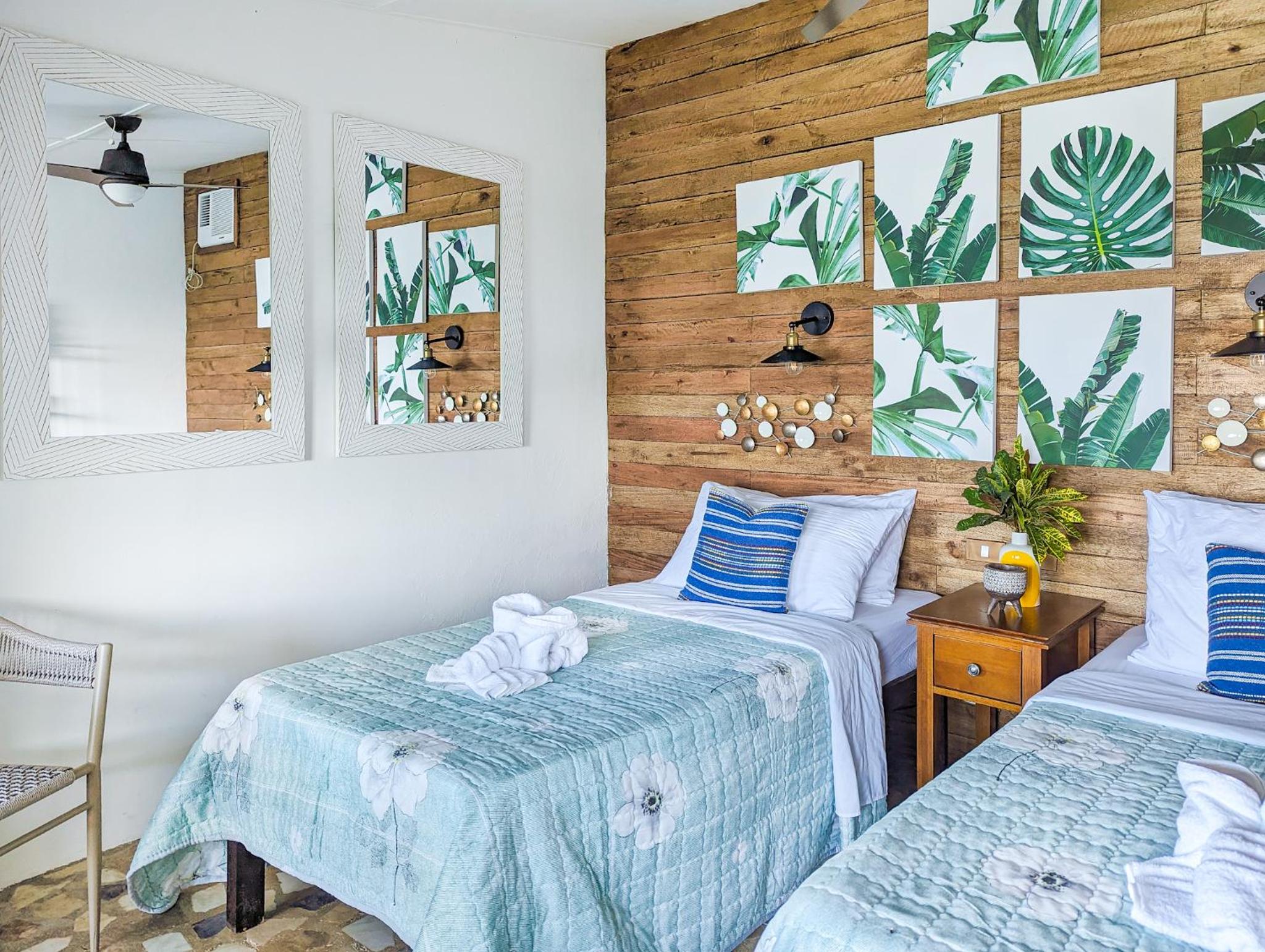 Double or Twin Room with Partial Sea View photo 1