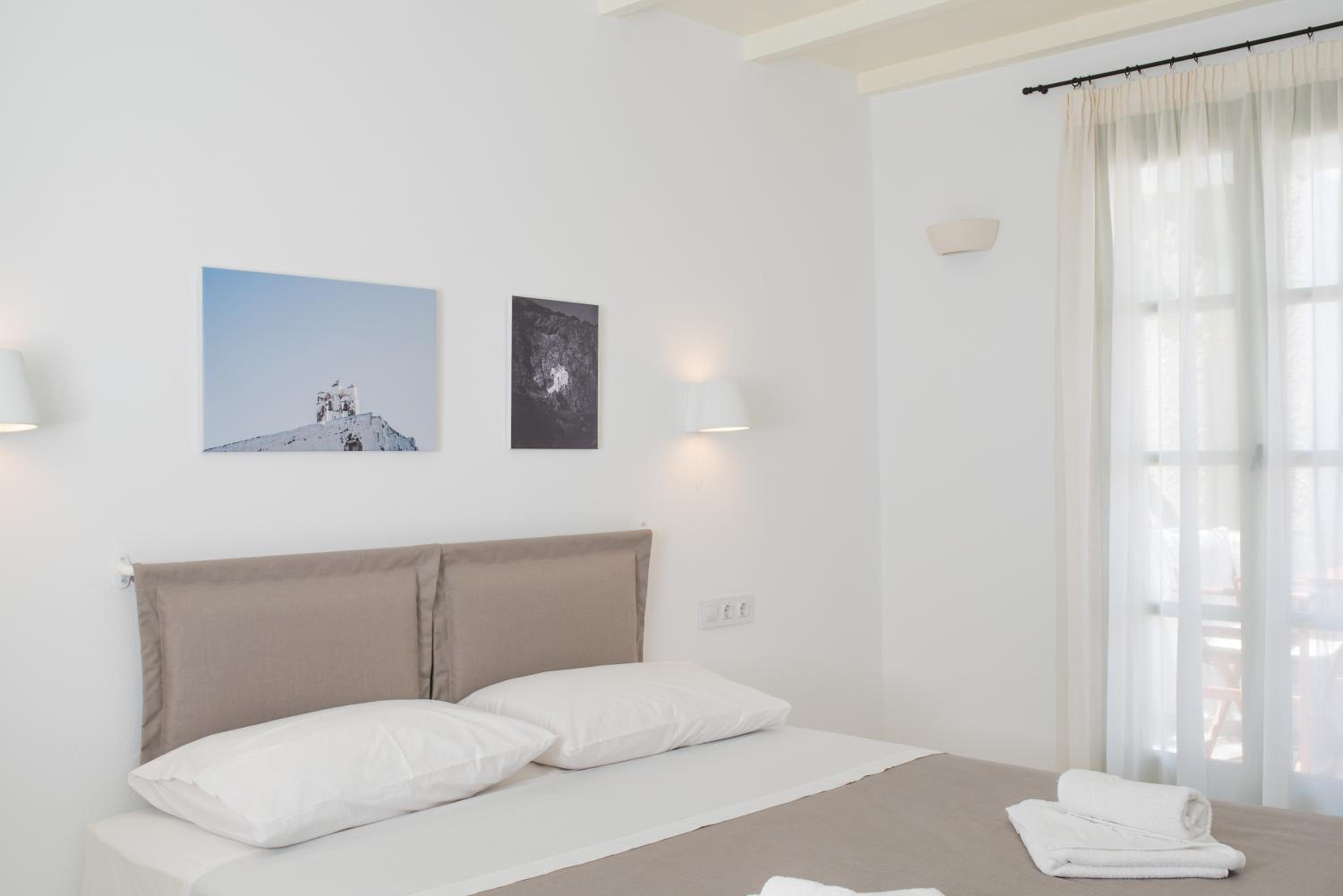 Elegant Studio - Photo 16