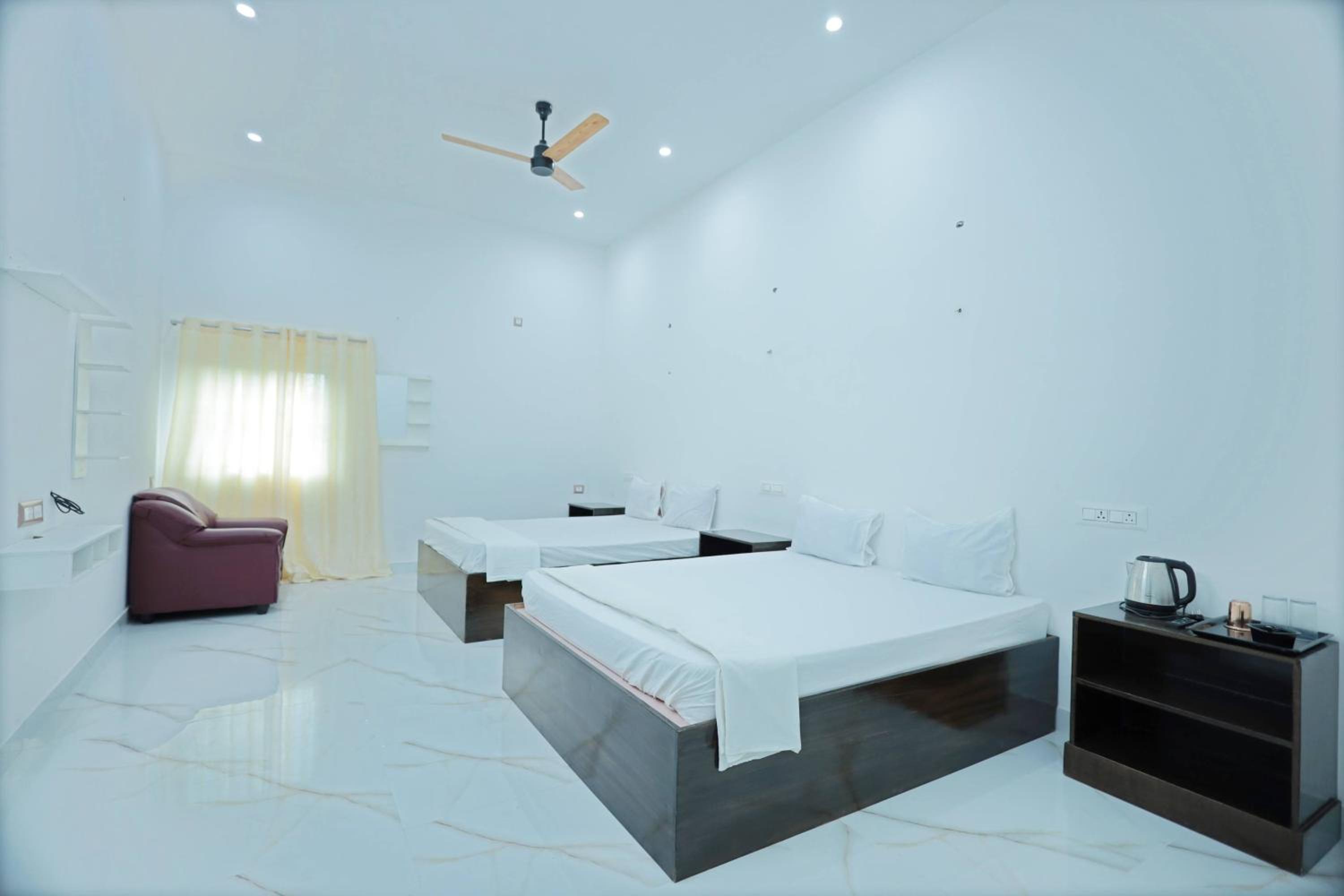 Deluxe Family Room photo 1