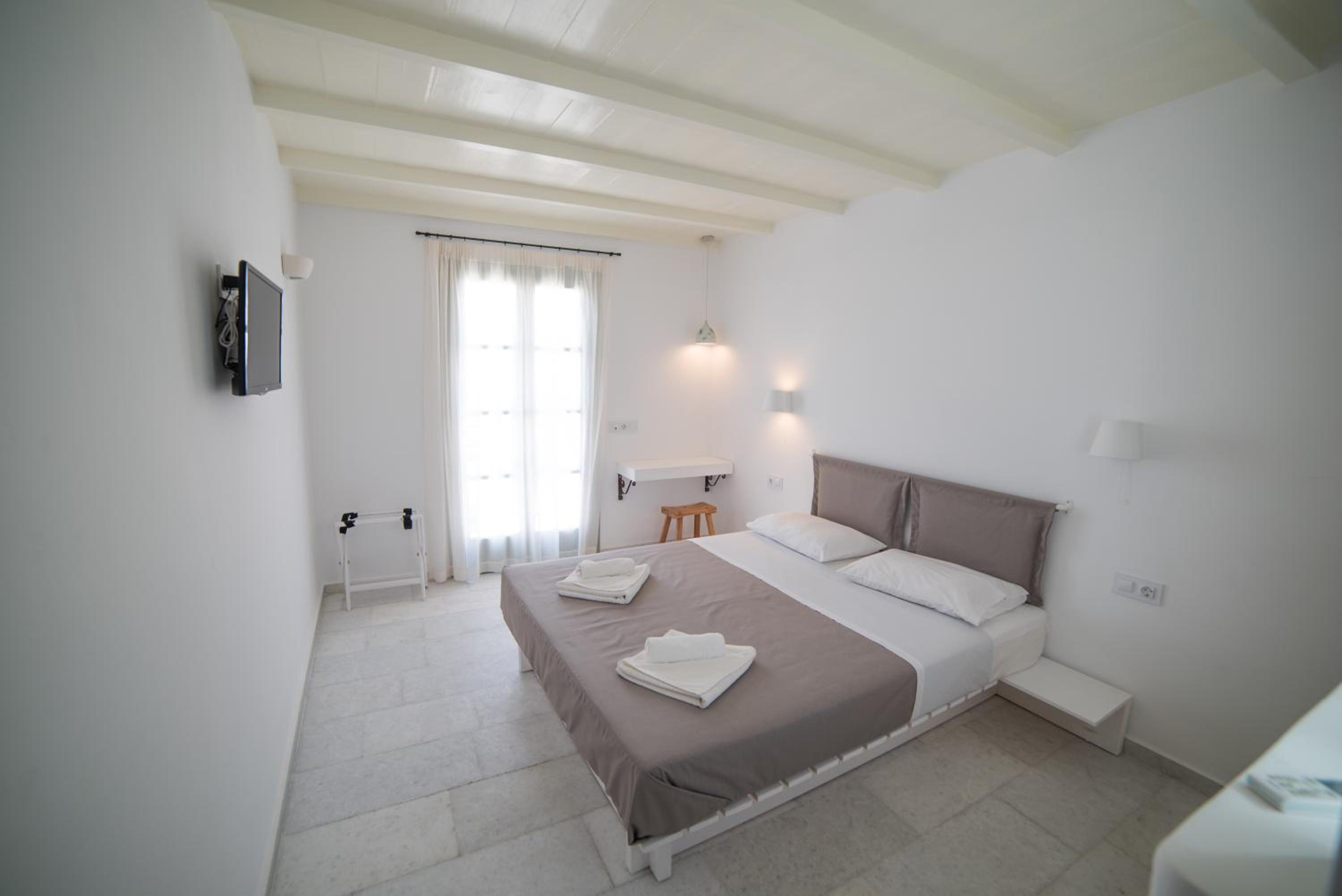 Double Room with Garden View - Photo 13