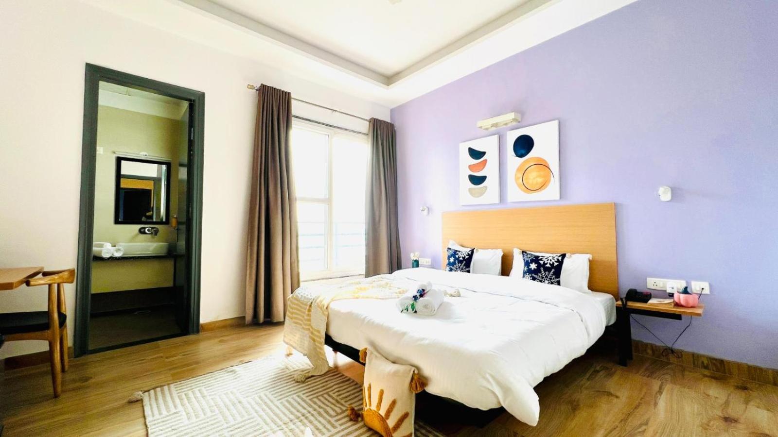 Deluxe Room - Photo 2