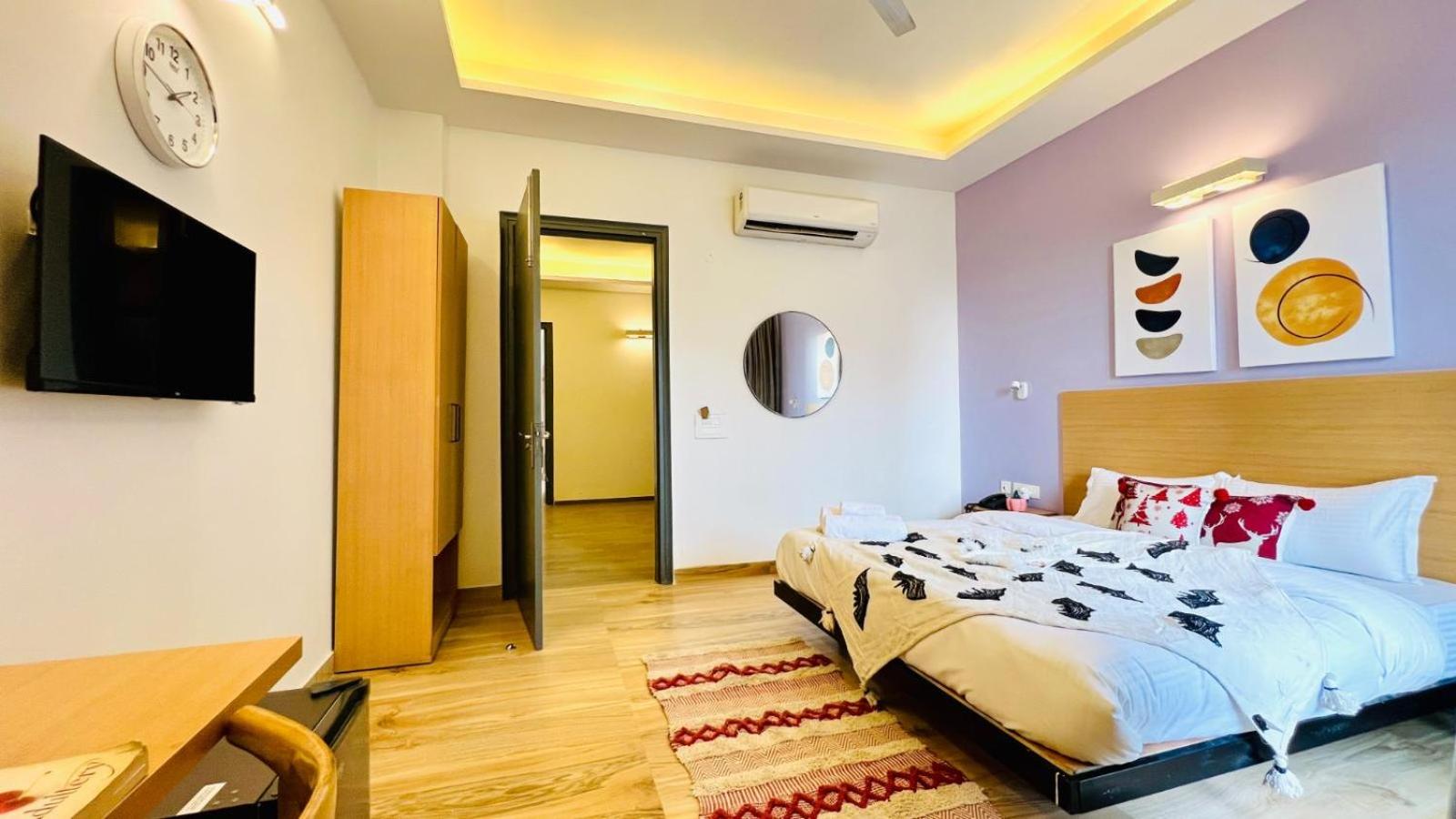Deluxe Room - Photo 6