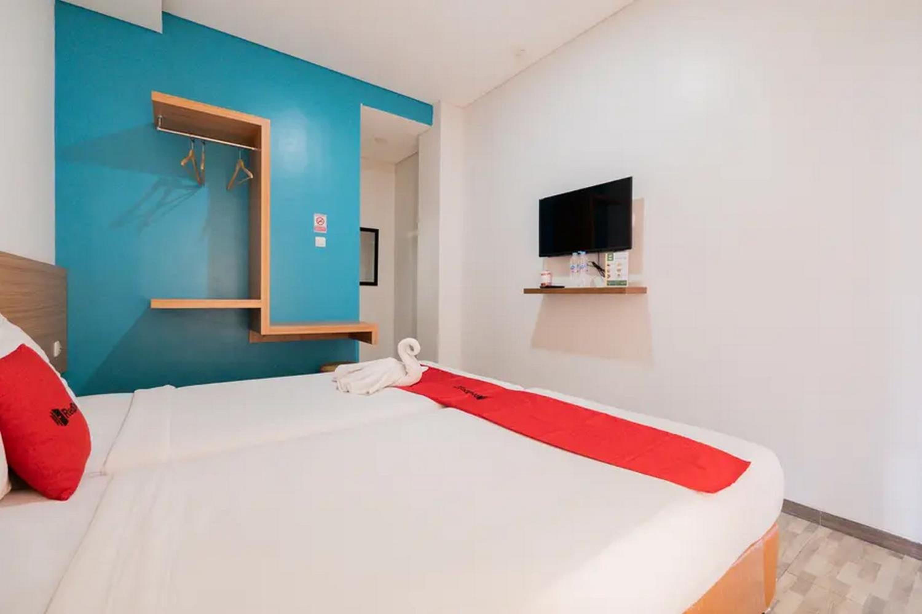 Standard Twin Room - Photo 4