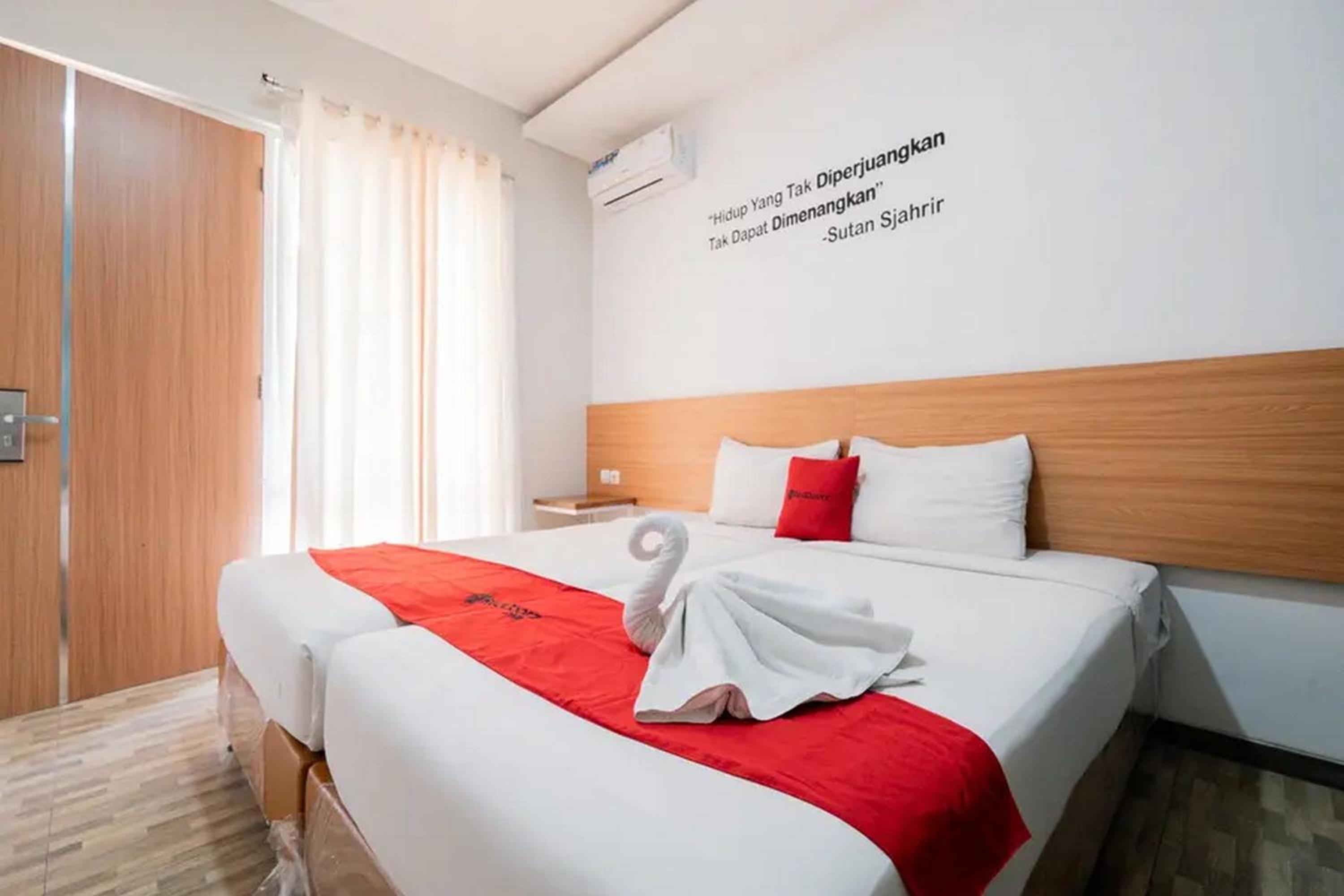 Standard Twin Room - Photo 5