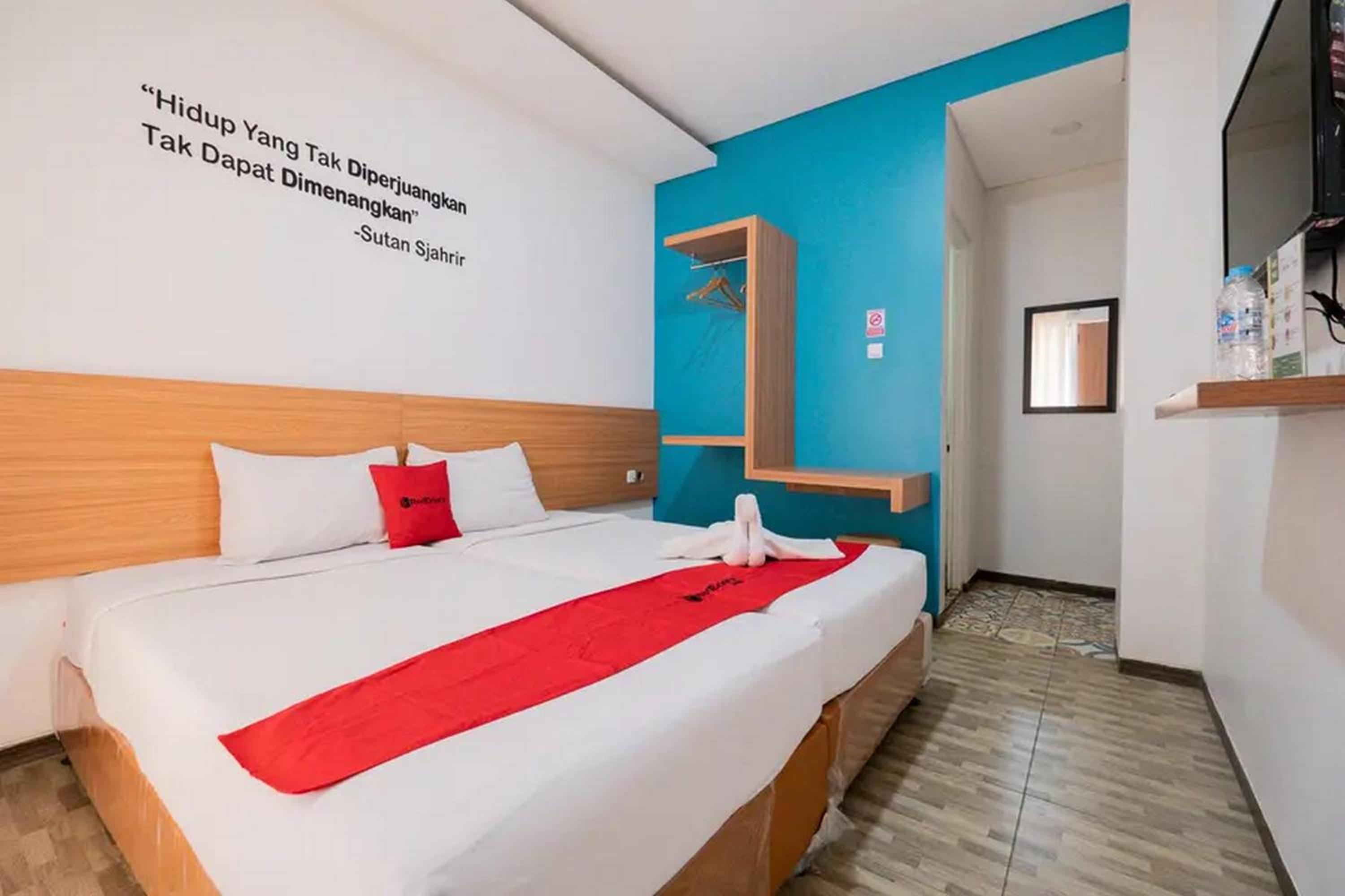Standard Twin Room - Photo 1
