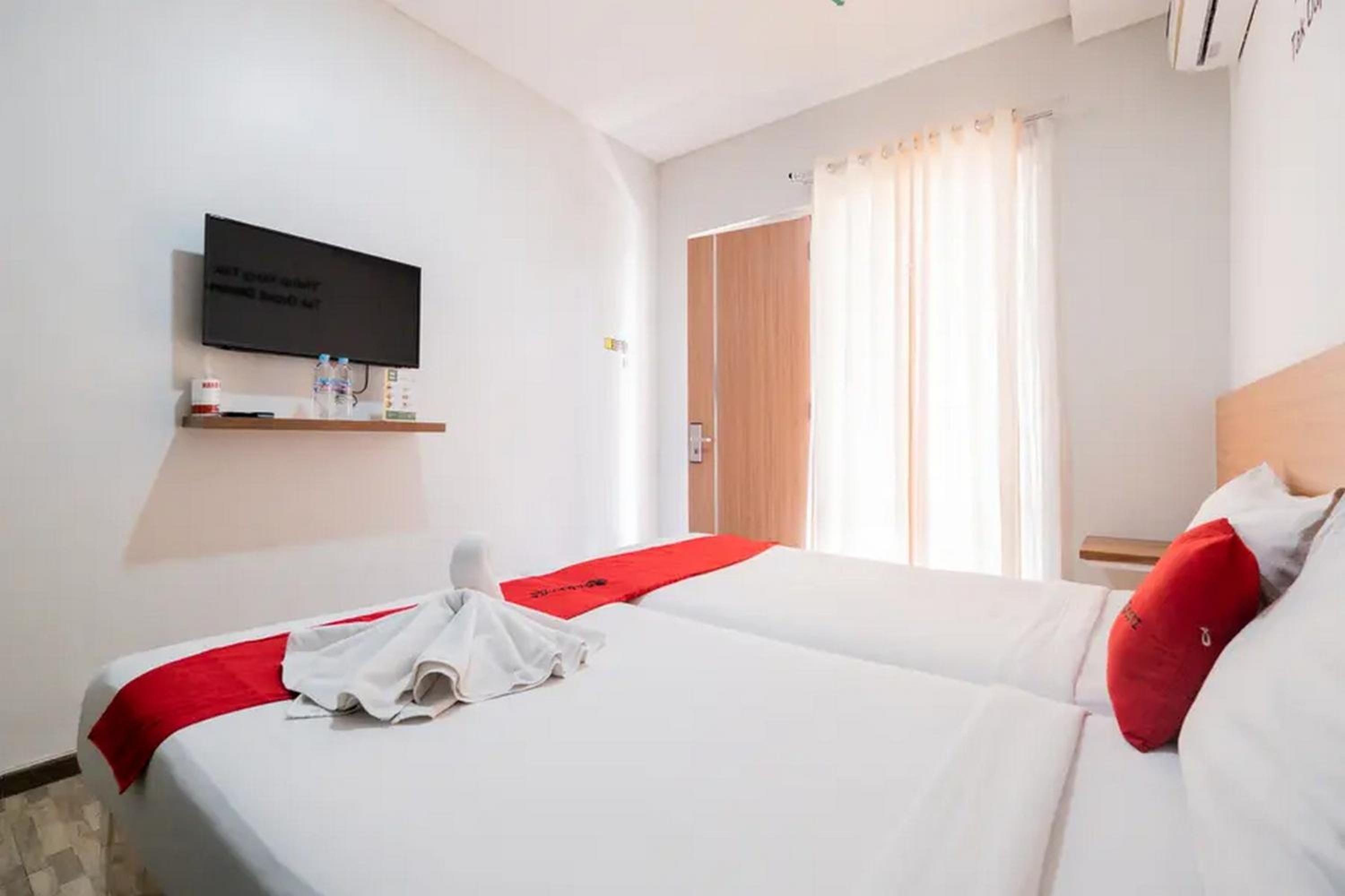 Standard Twin Room - Photo 3