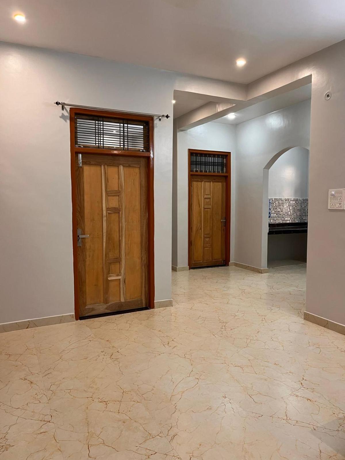 Double Room - Photo 16