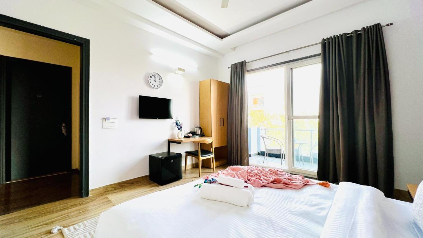 Superior King Room - Photo 6