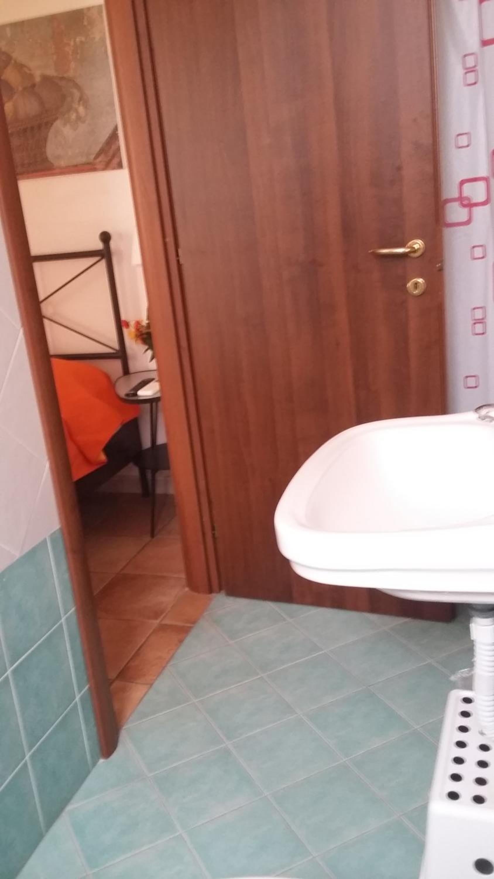 Small Double Room - Photo 34