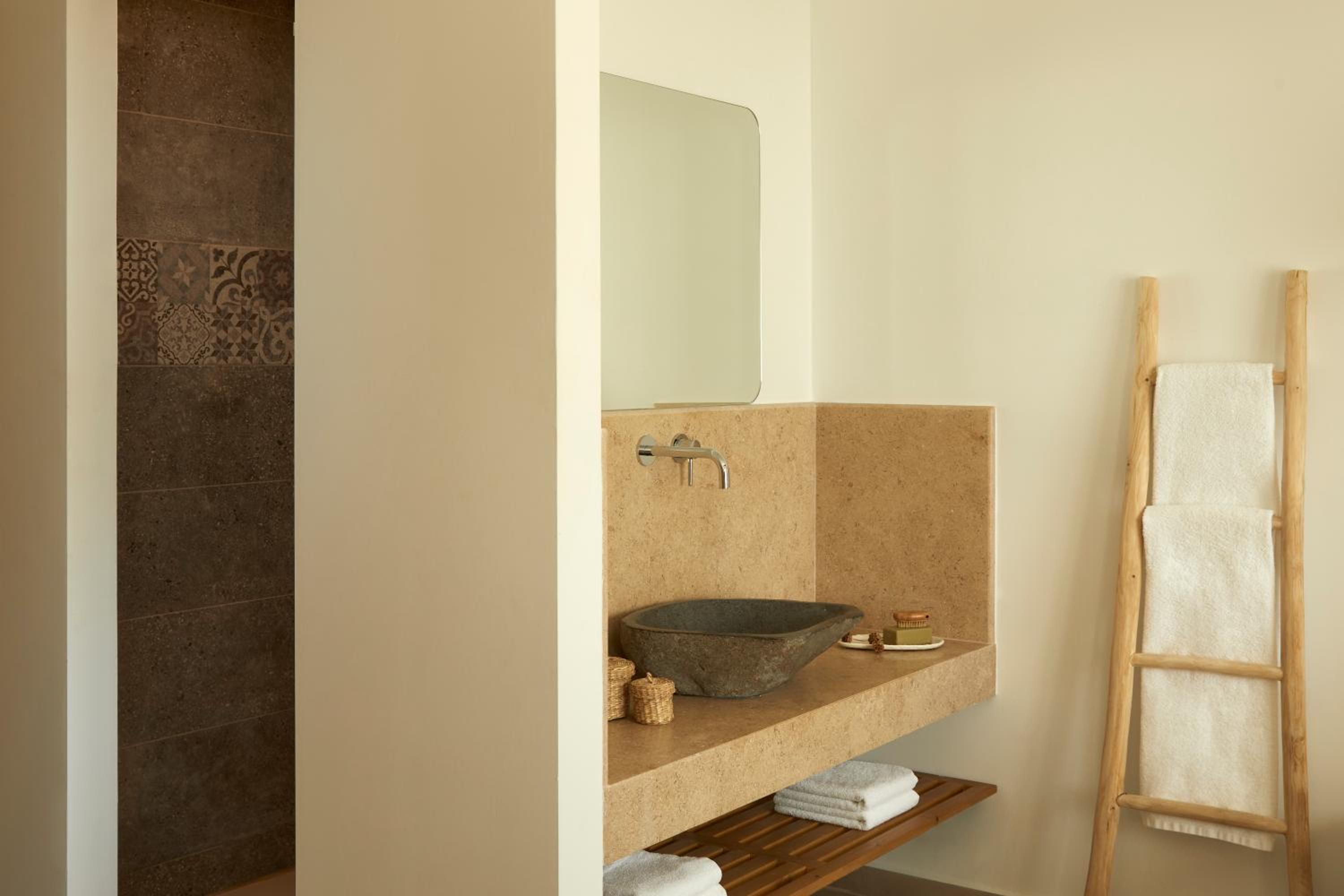 Superior Room with Shared Pool photo 3