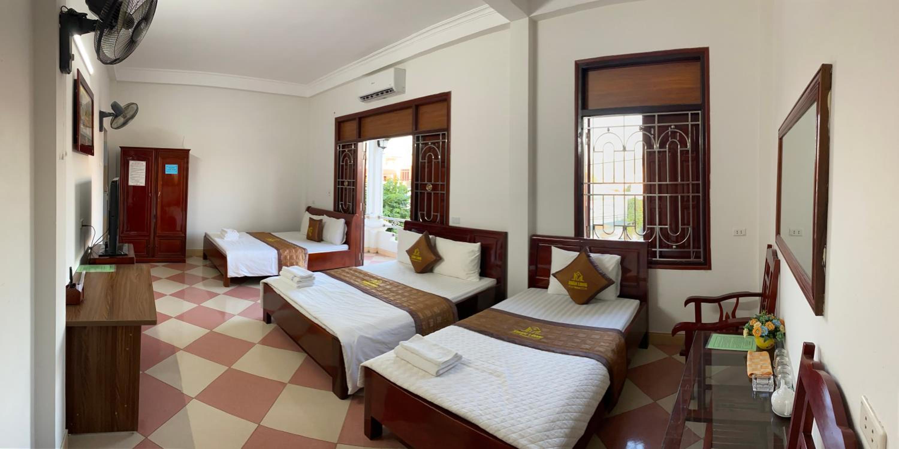Mixed Dormitory Room photo 3