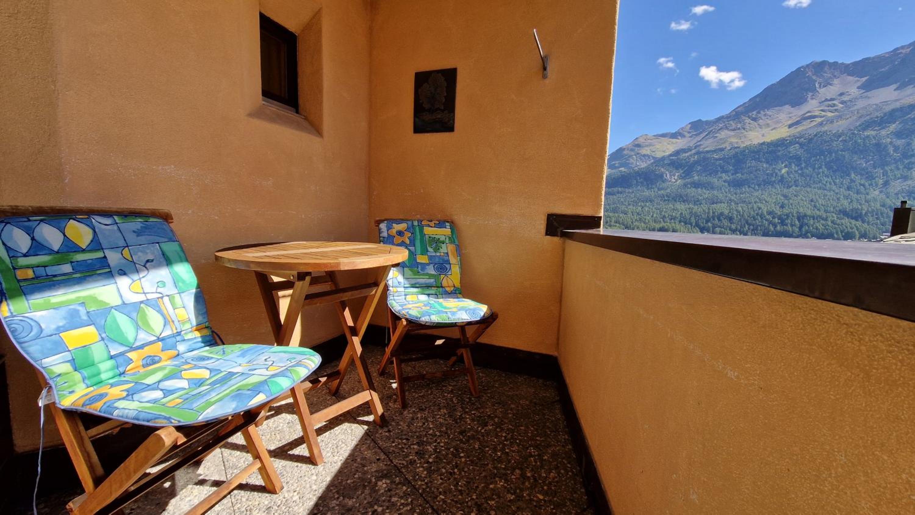 Apartment with Mountain View photo 1