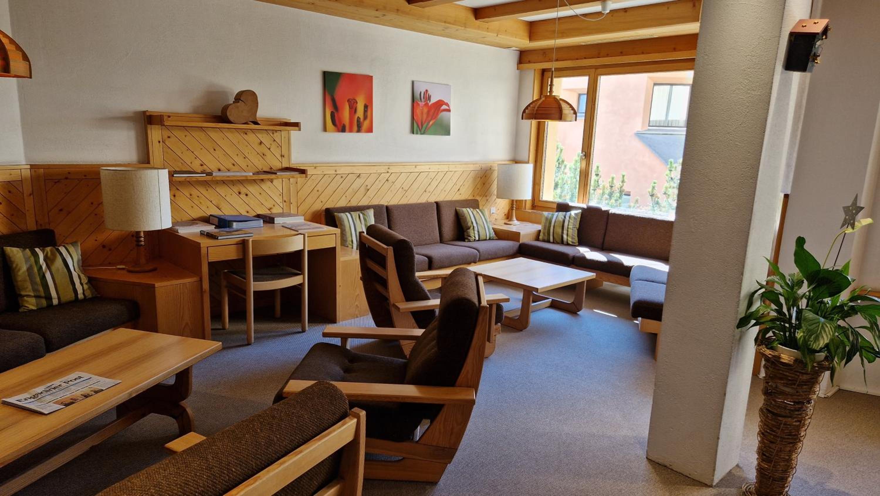 Apartment with Mountain View photo 2