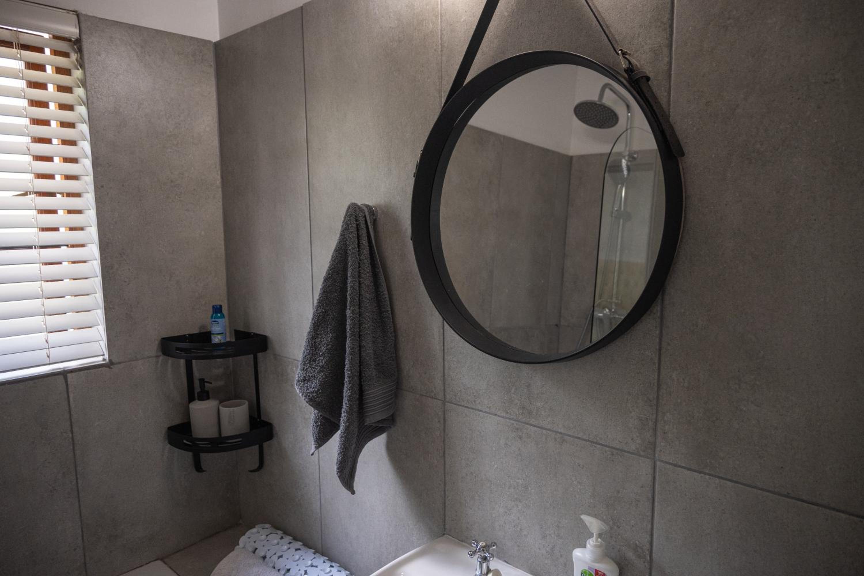 Deluxe Double Room - Photo 10