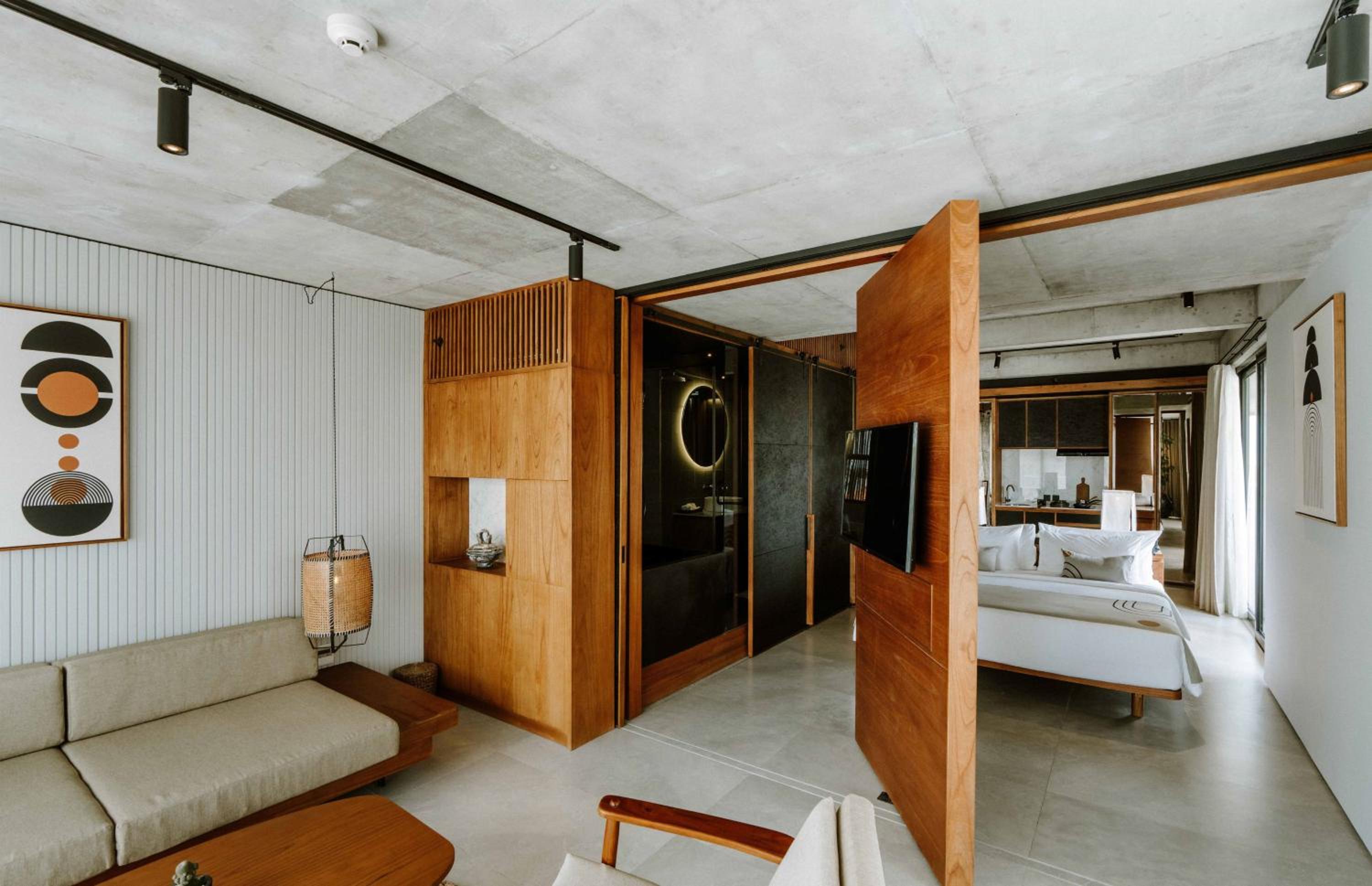 Premier Pool Suite Plus King photo 2