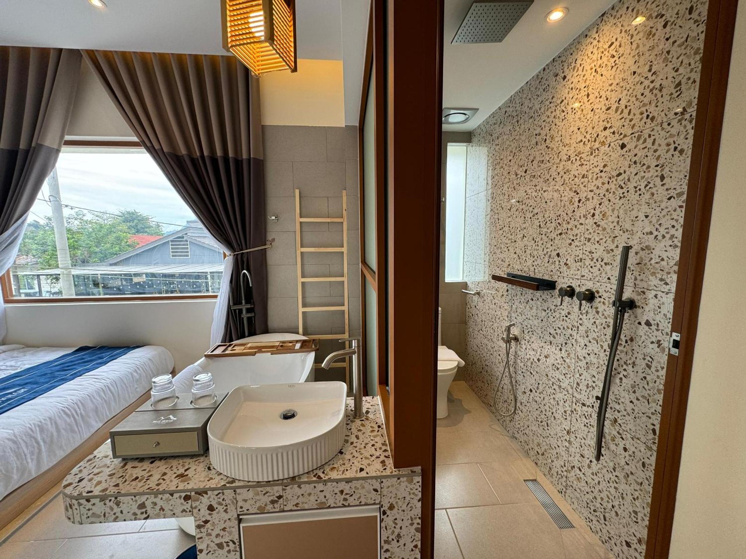 Superior King Room