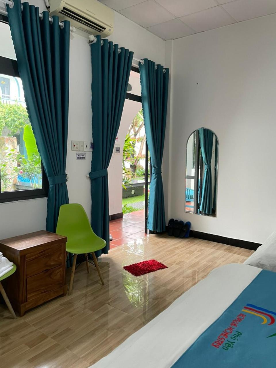 Deluxe Family Room - Photo 2