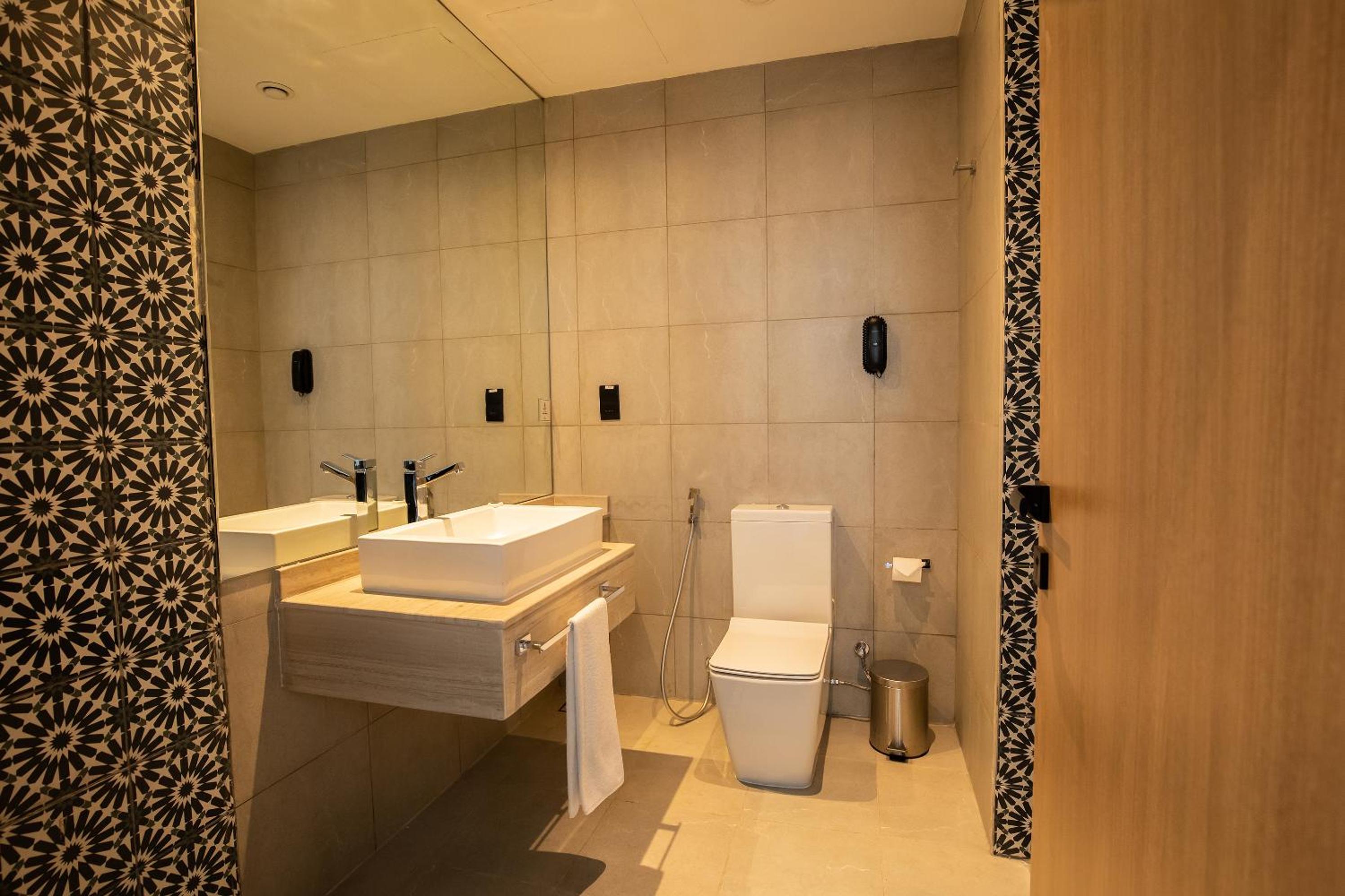 Executive Suite With Living Area (Includes 25% Off F&B) photo 2