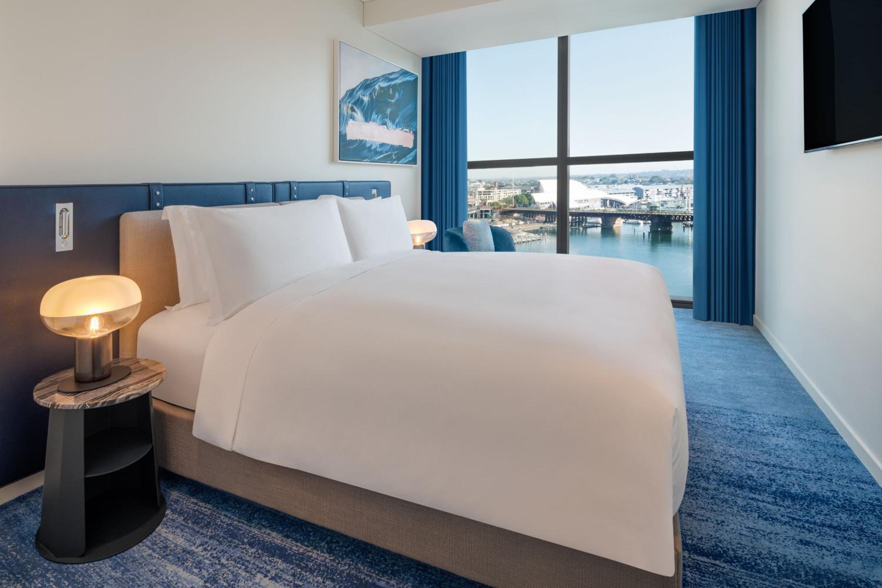 Deluxe Studio, Studio, 1 King, Darling Habour View