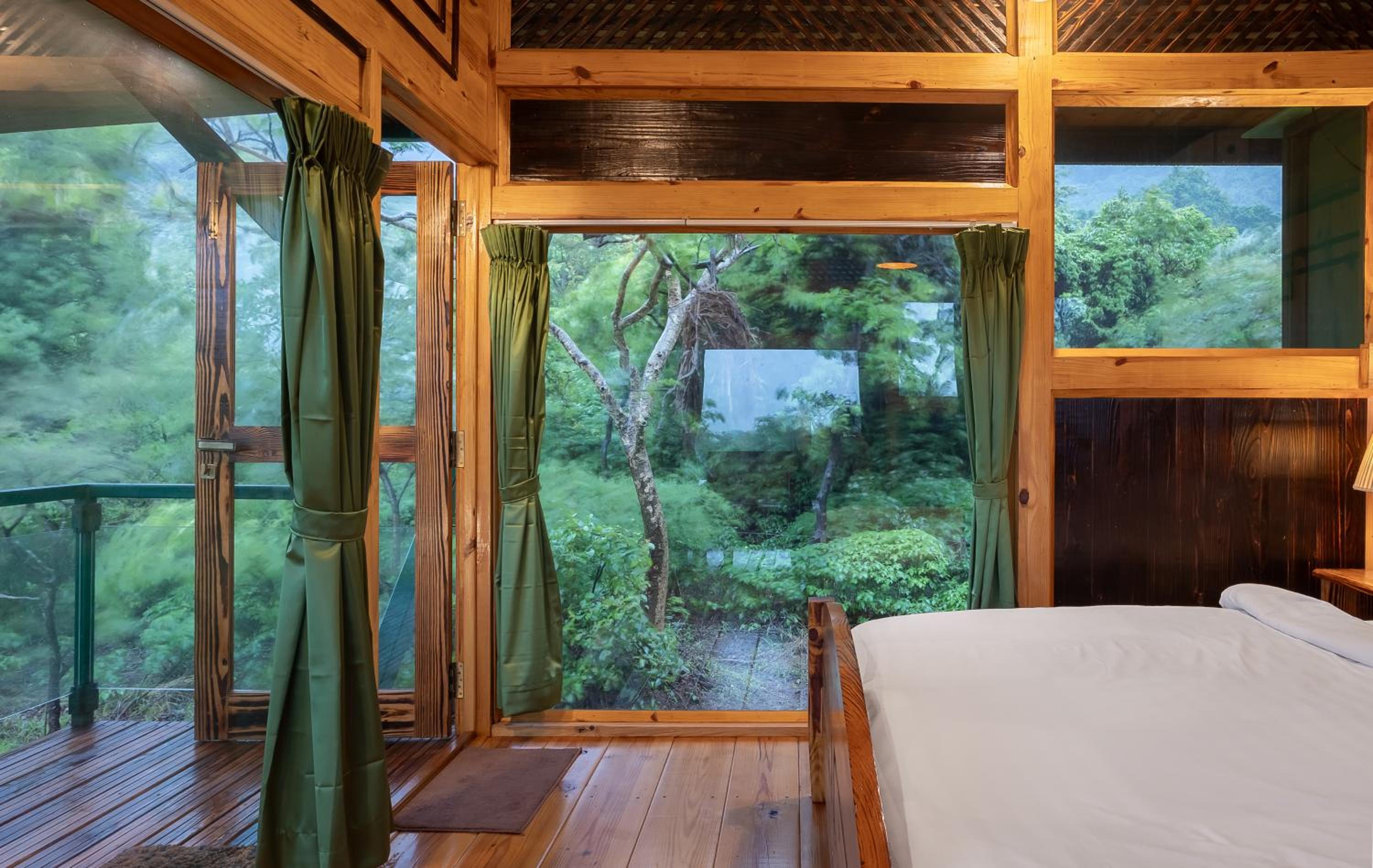 King Room with Mountain View
