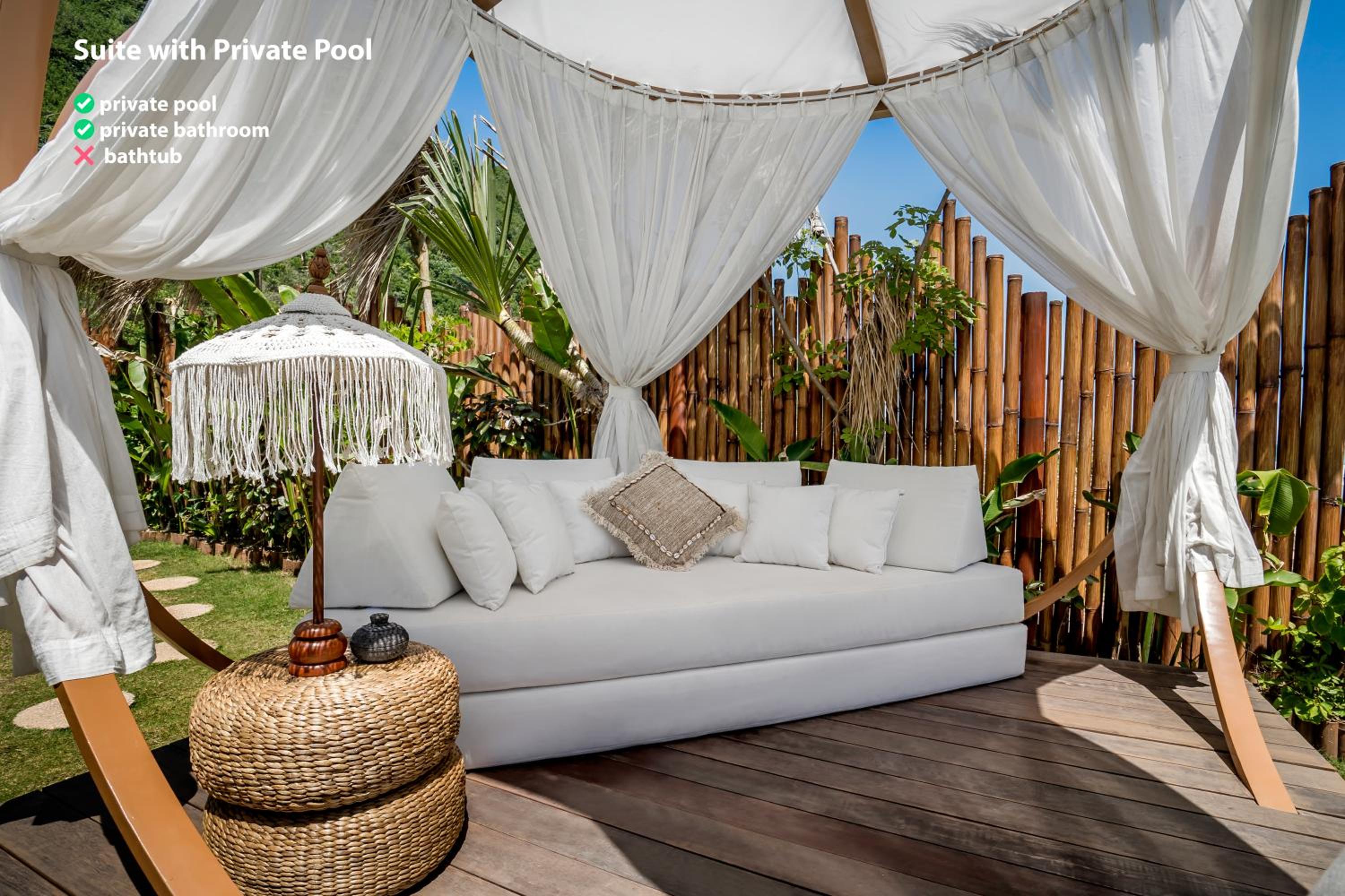 Suite with Private Pool - Photo 19