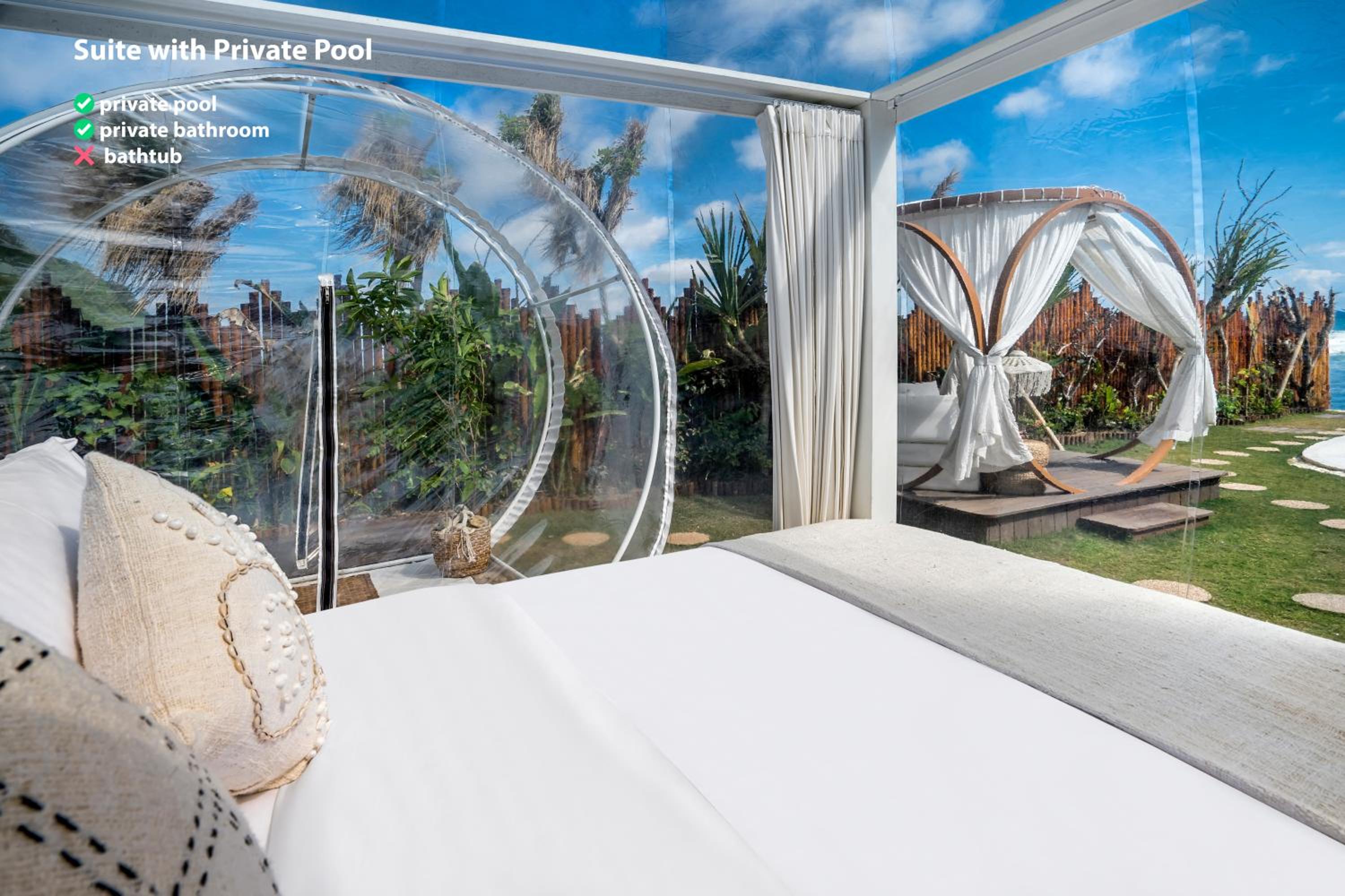 Suite with Private Pool - Photo 17