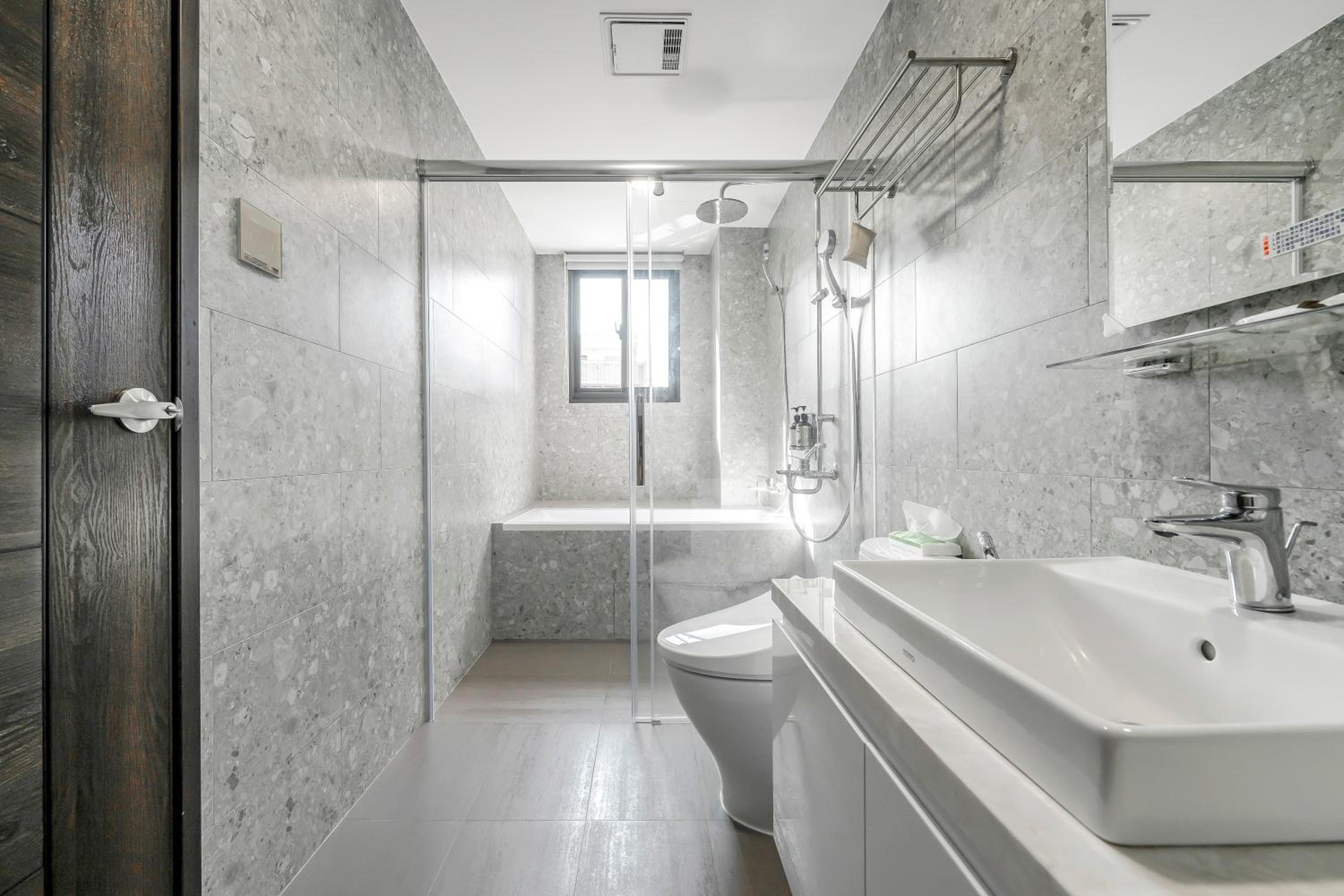 Deluxe Double Room with Bath photo 3