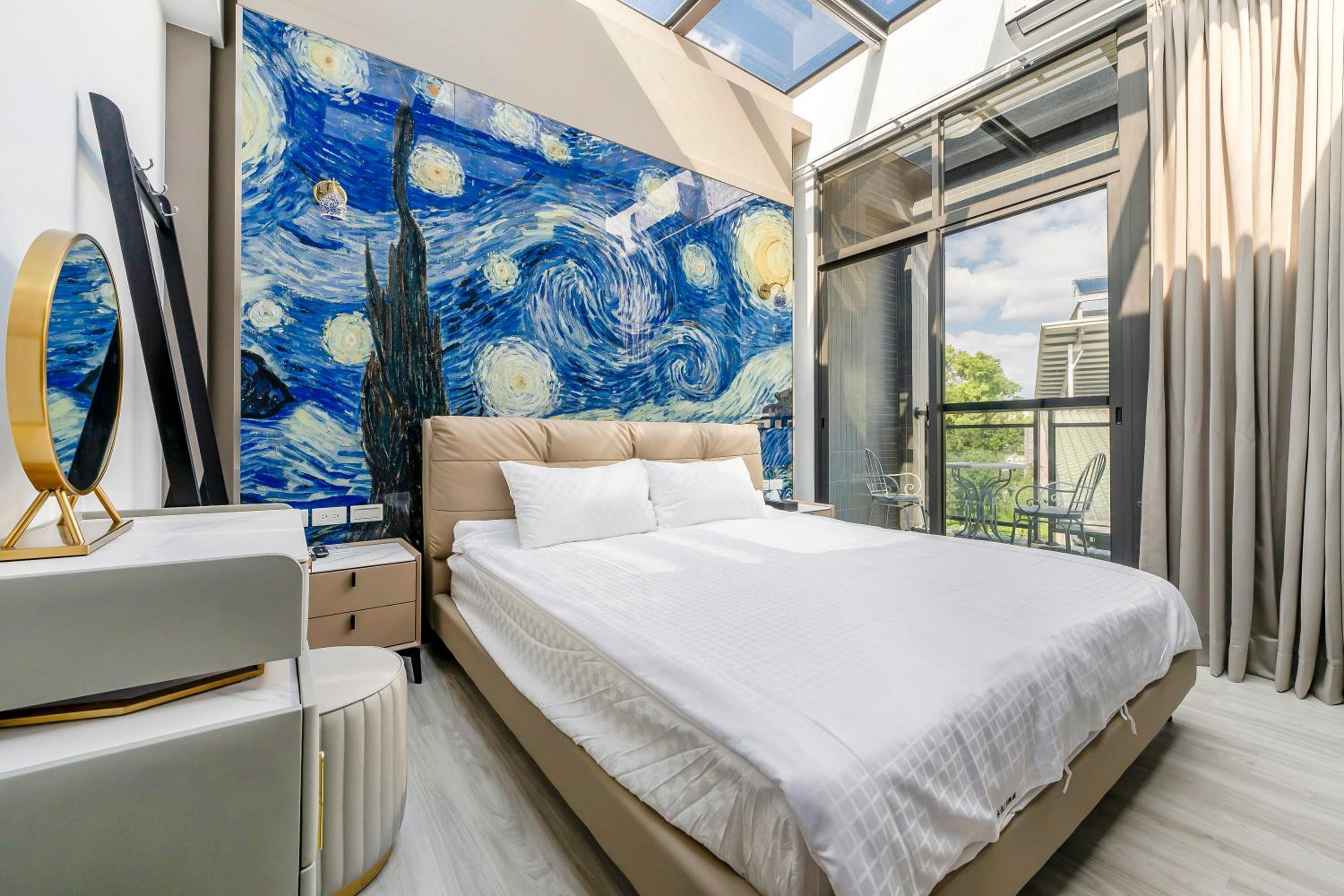 Superior Quadruple Room with Balcony photo 2