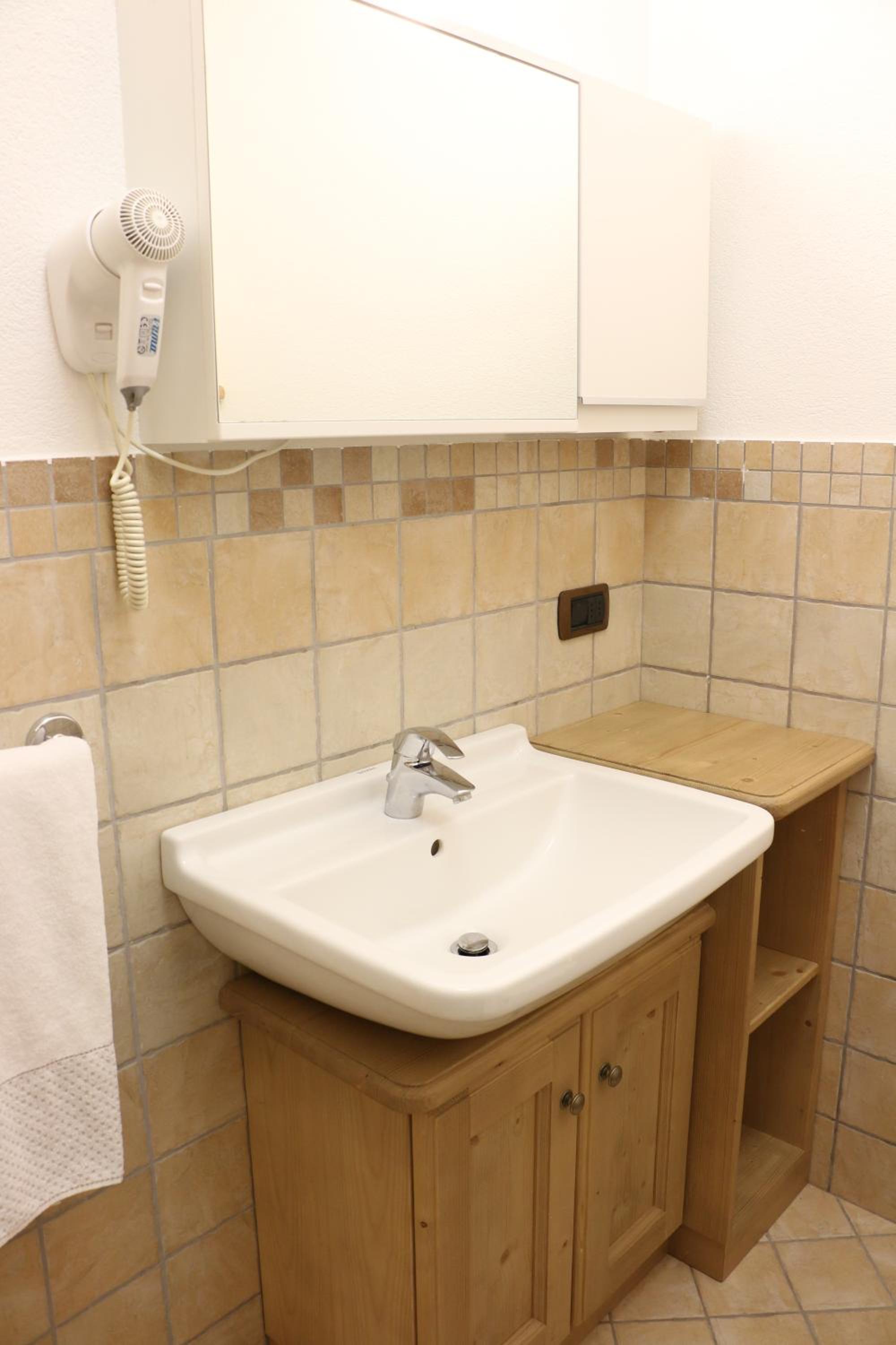 One-Bedroom Apartment (4 Adults) photo 3