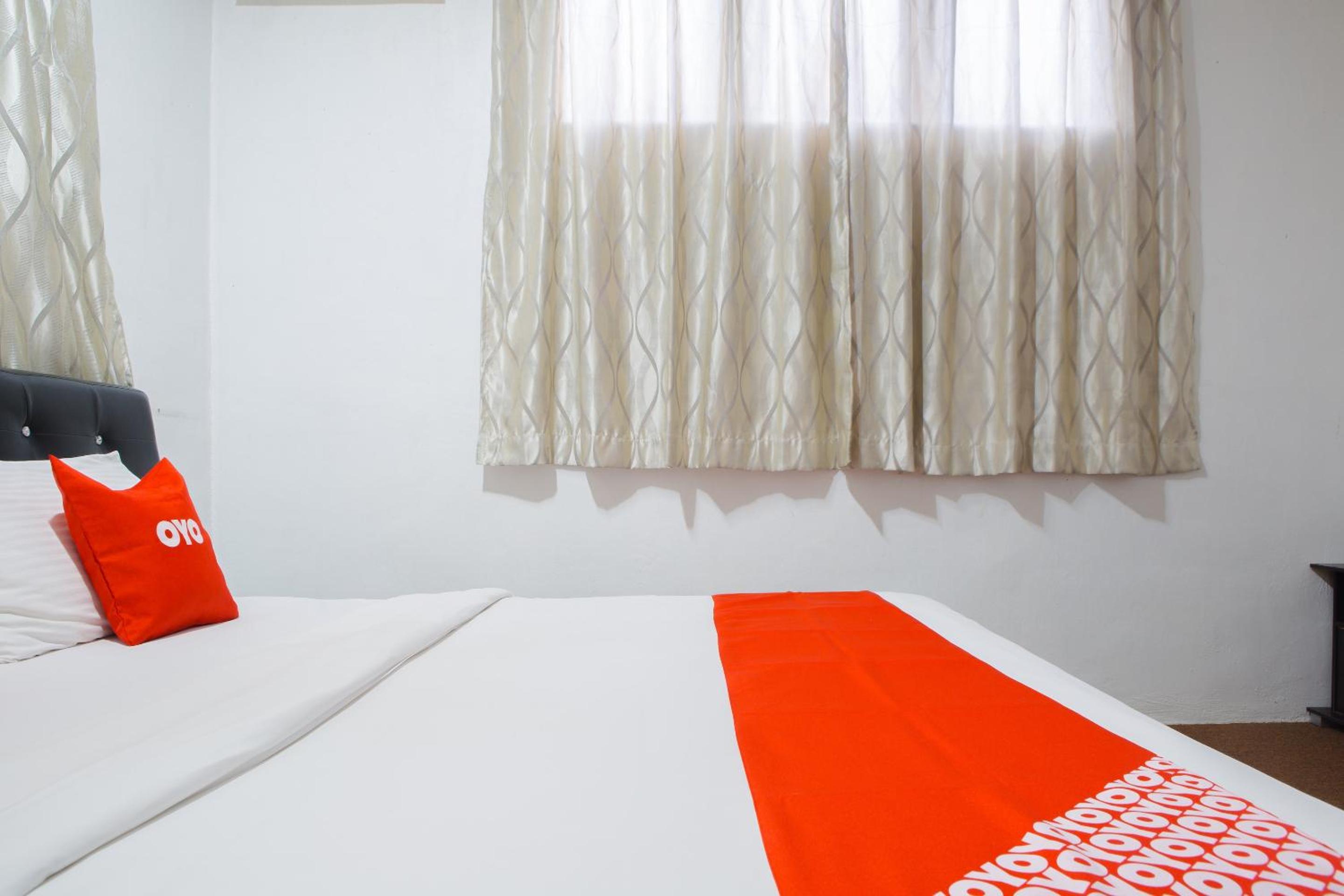 Deluxe King Room photo 2